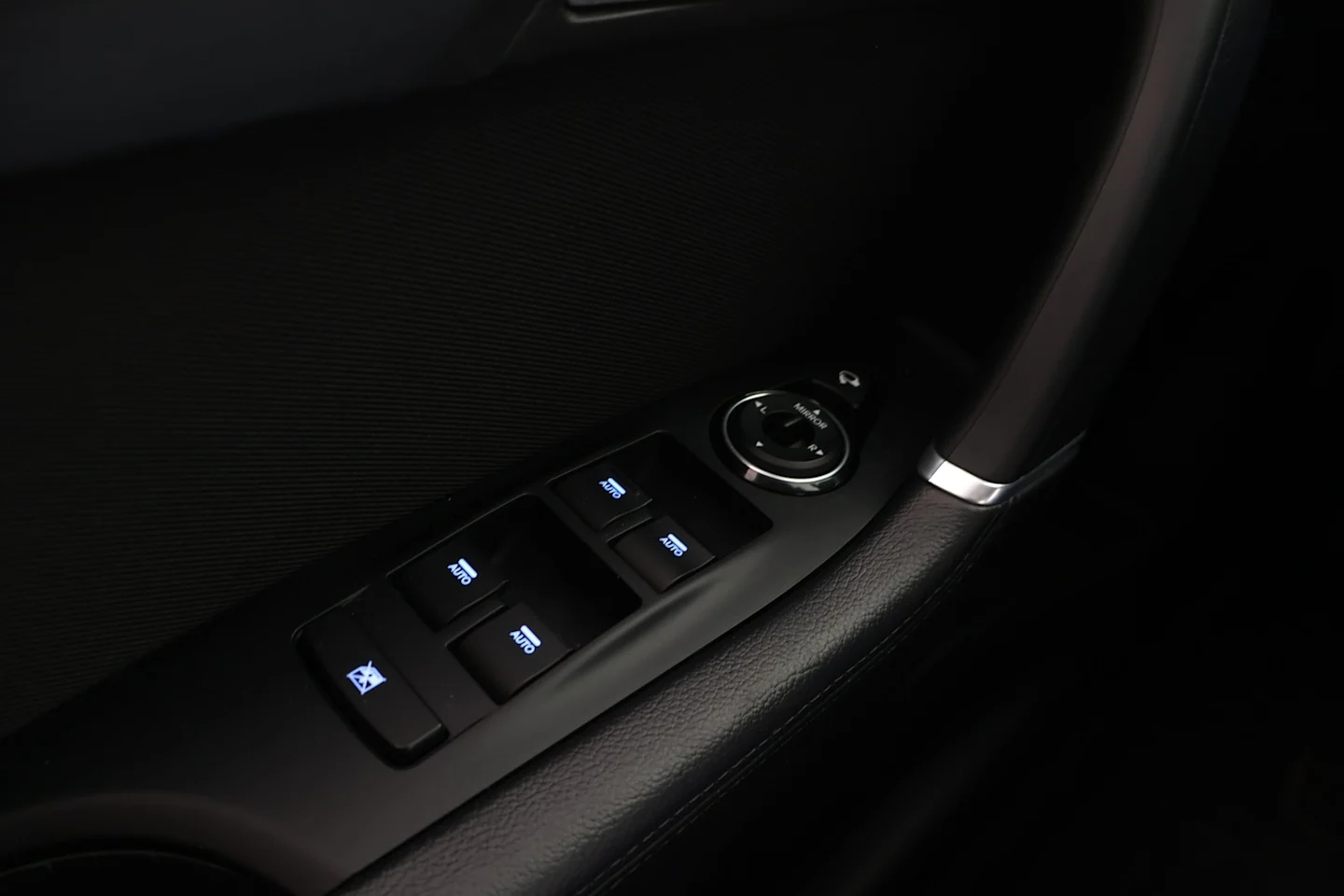 Car Image - 7dv3yMx4UUSjjtZIjoiZXR