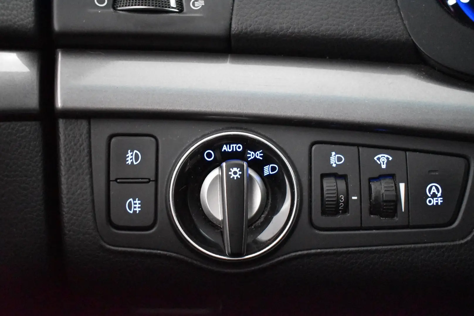 Car Image - 3Bk0uDz8ugWD73KE0cAIgG