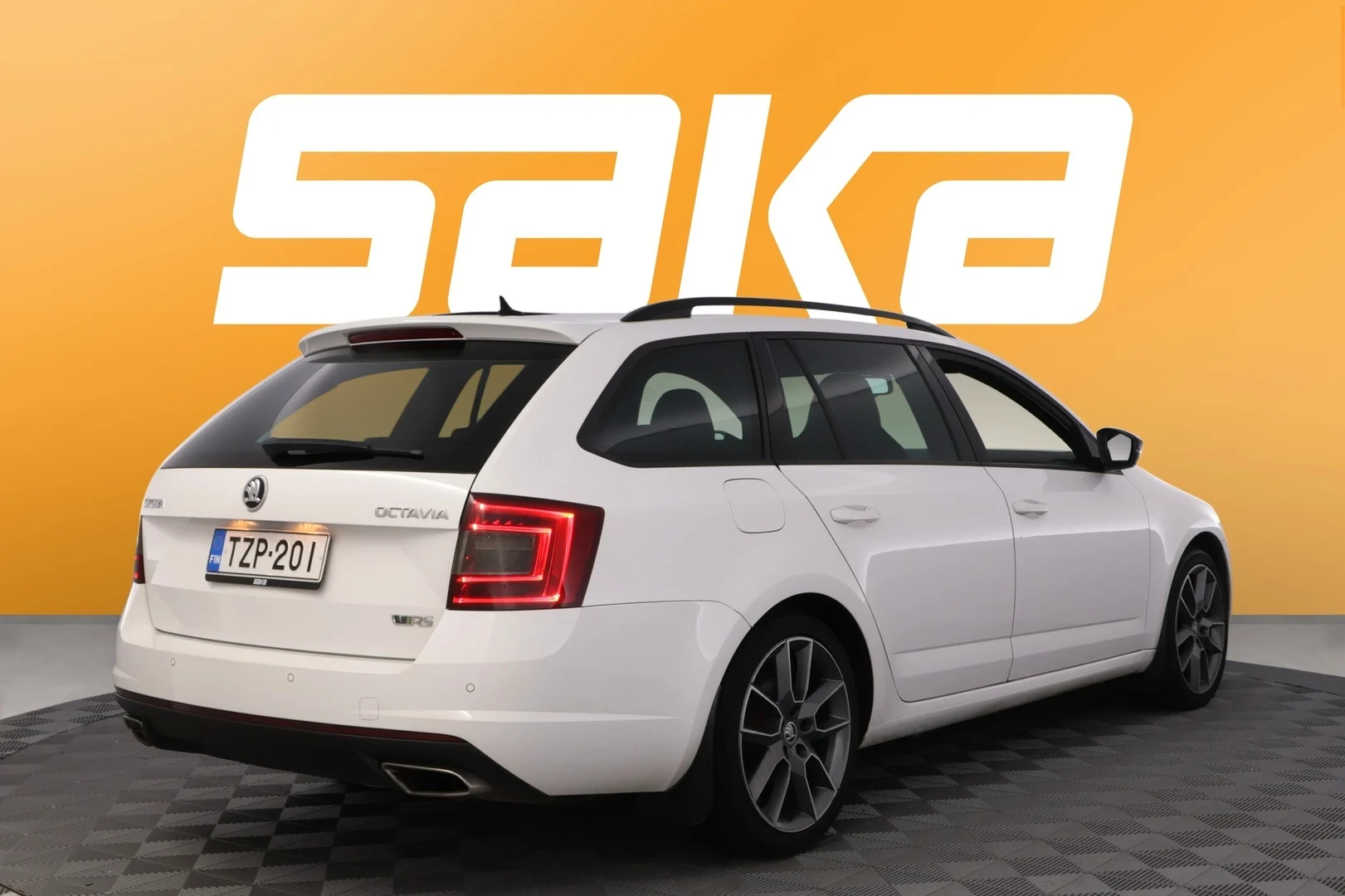 Car Image - dXYF3UzpEi1I6avoTLxot