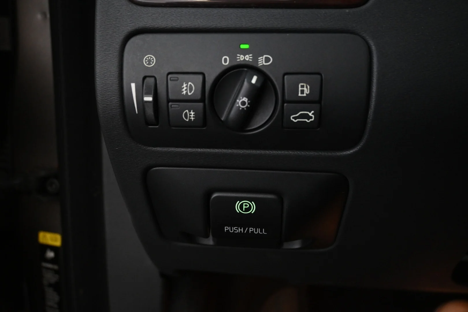 Car Image - 1rOwqa2AzNB3hVsFUSuEKh