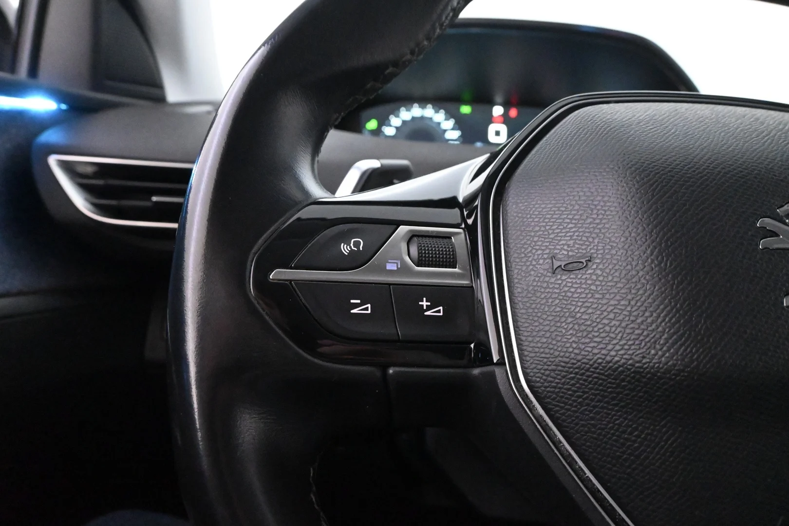 Car Image - 7oAM0jf9lQlM3rWXaFCNpN