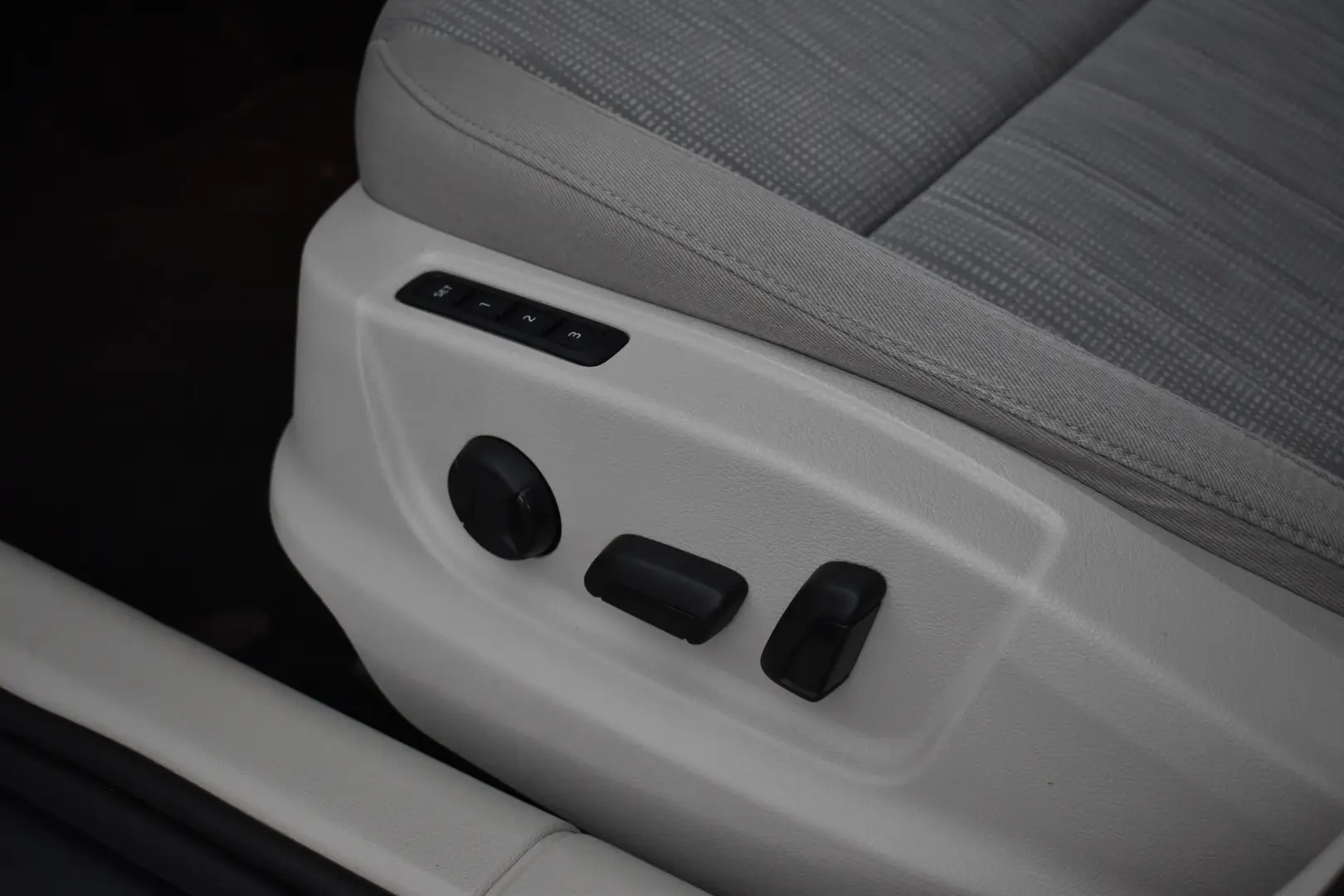 Car Image - 2A6N87Rp9LIGAb9RUVqpZJ