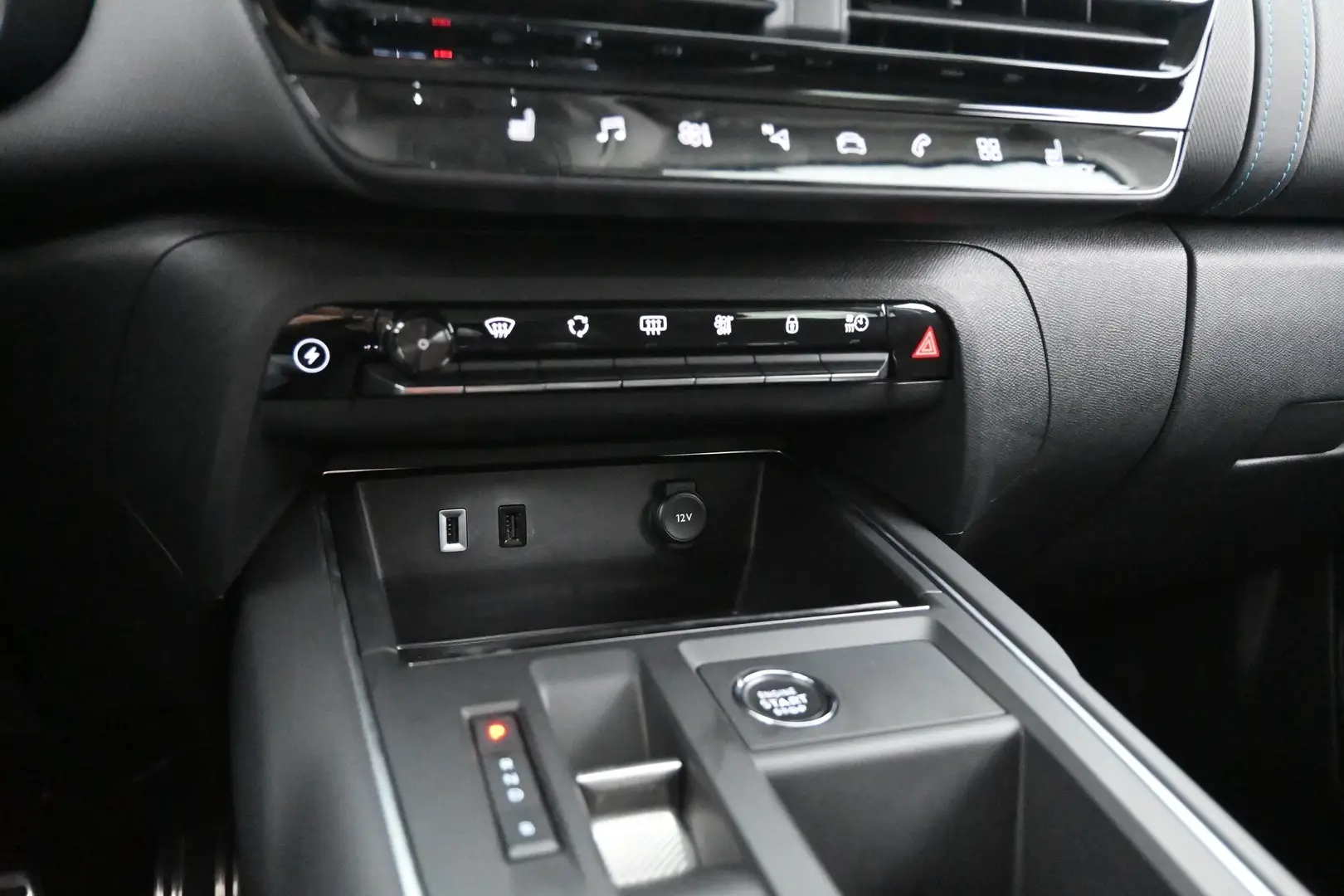 Car Image - 4Q09PEgEb89MgLZbJLMkgg