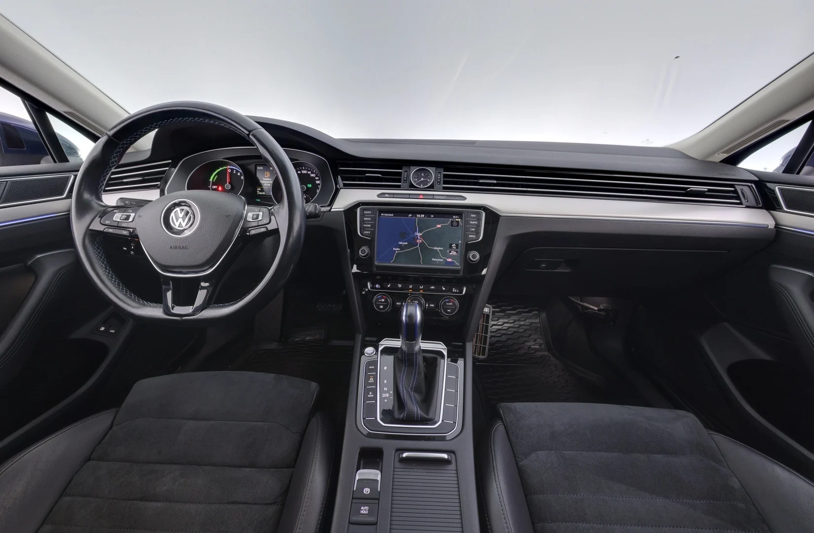 Car Image - 20jC8HIWpMq3UjsmuJ3lGT