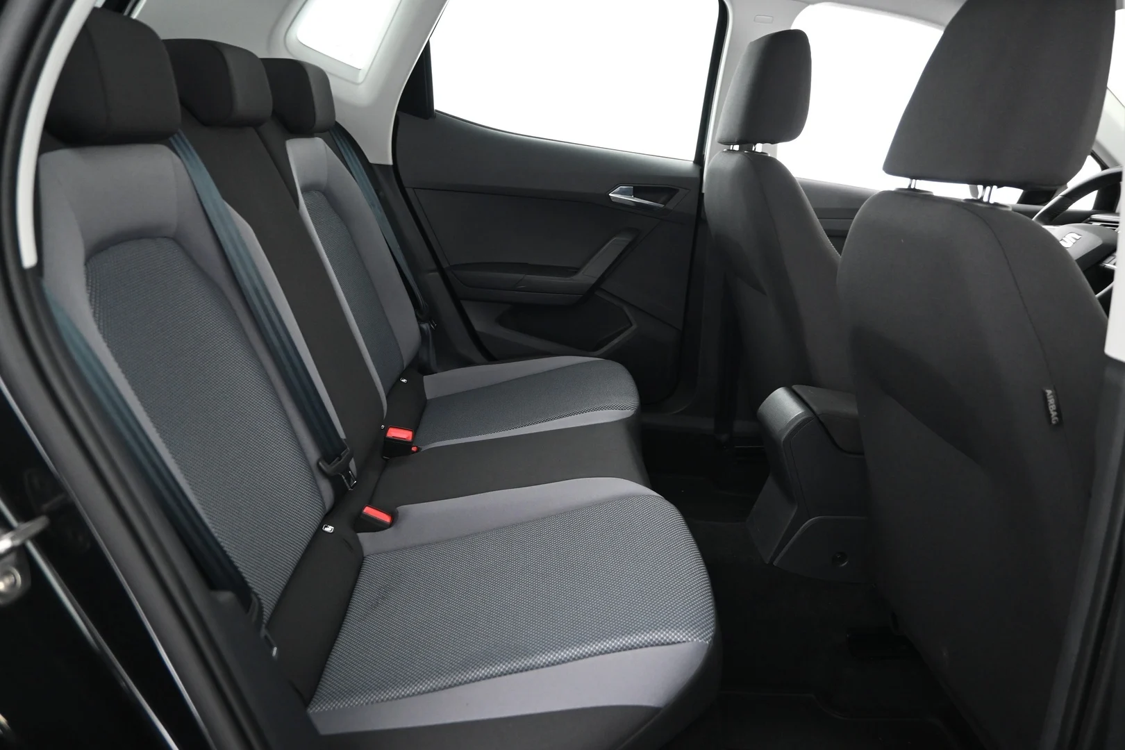Car Image - 6IAmZ5VfryEH5vVhA40npy