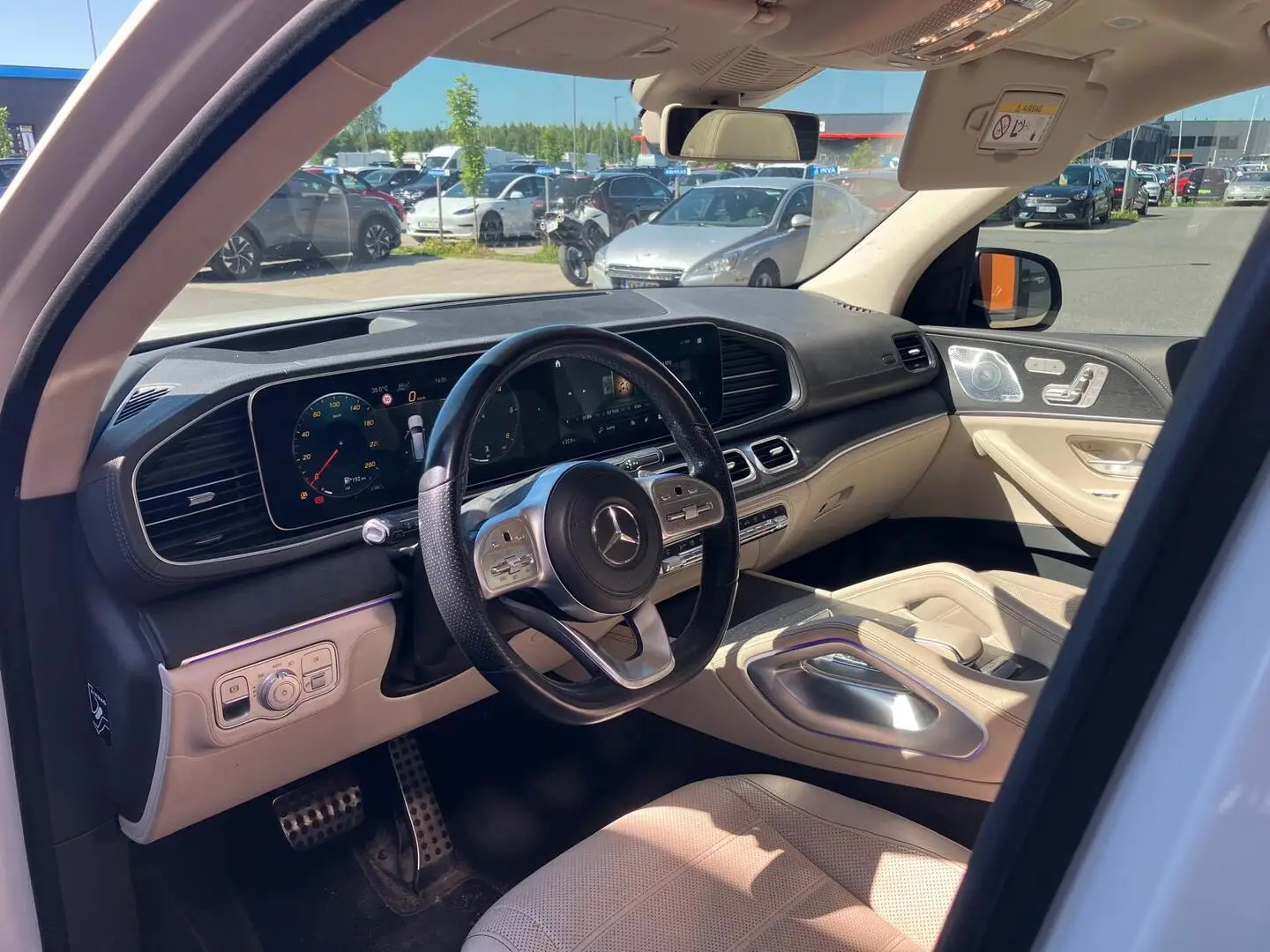 Car Image - 2Ii9moRLNbPzv5dqIkkX6B