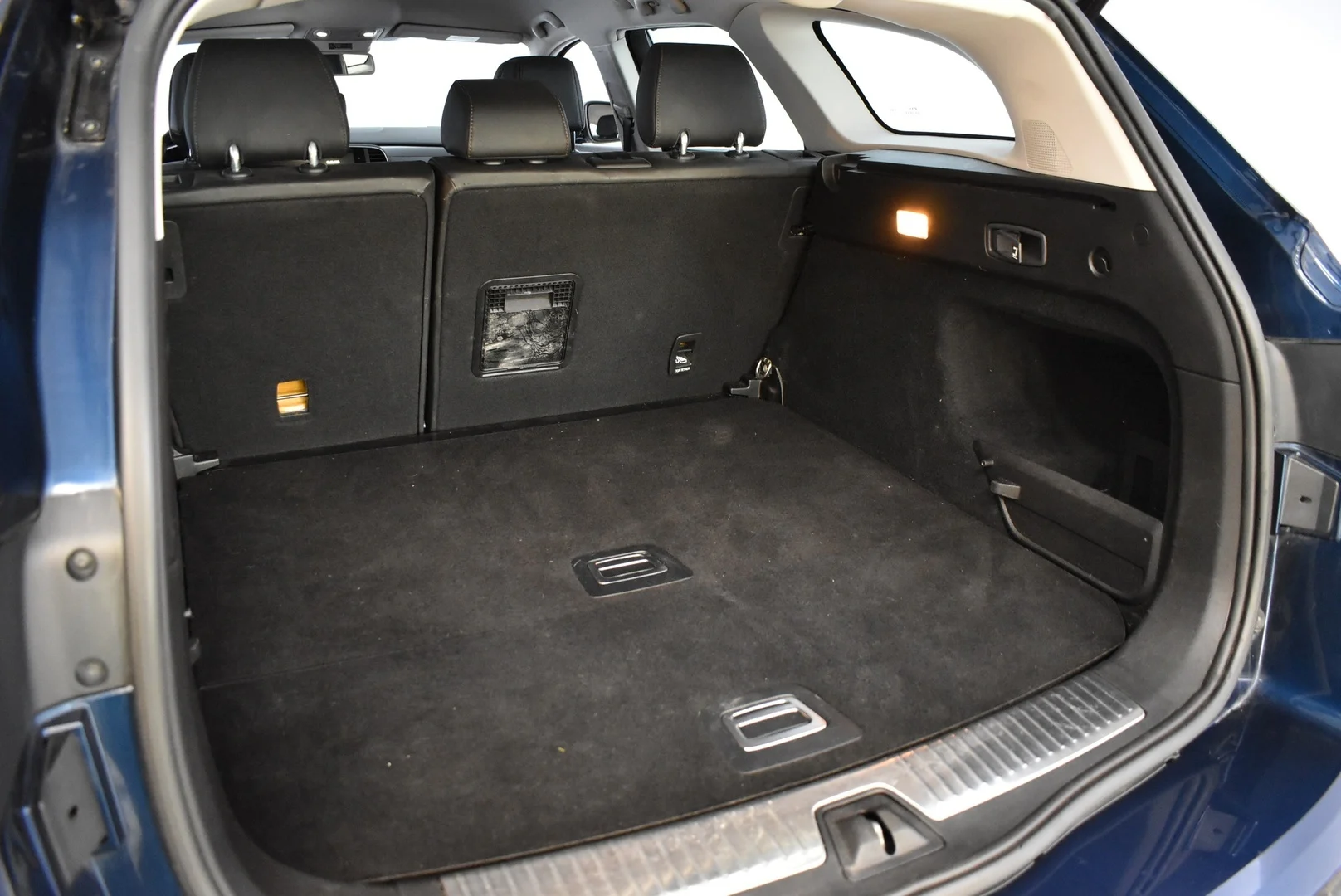 Car Image - 3sBgAAbzHB22994GaHeZgm