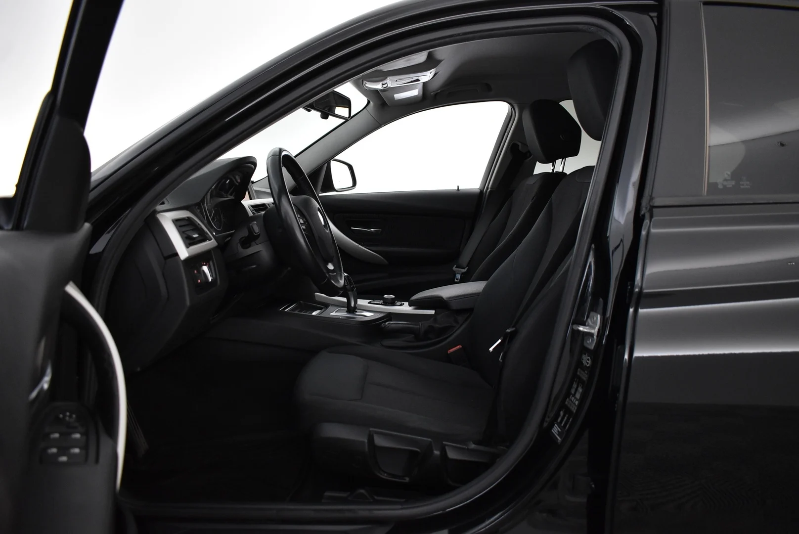 Car Image - 2xCSc2TnNGFVebVekClMSf