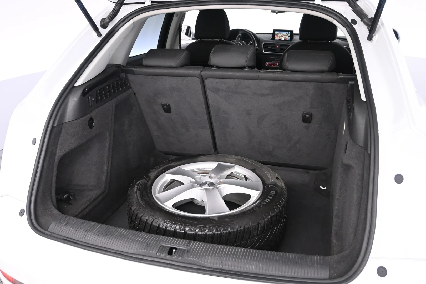 Car Image - 2fzdt5UxIxjgivujlBvBBm