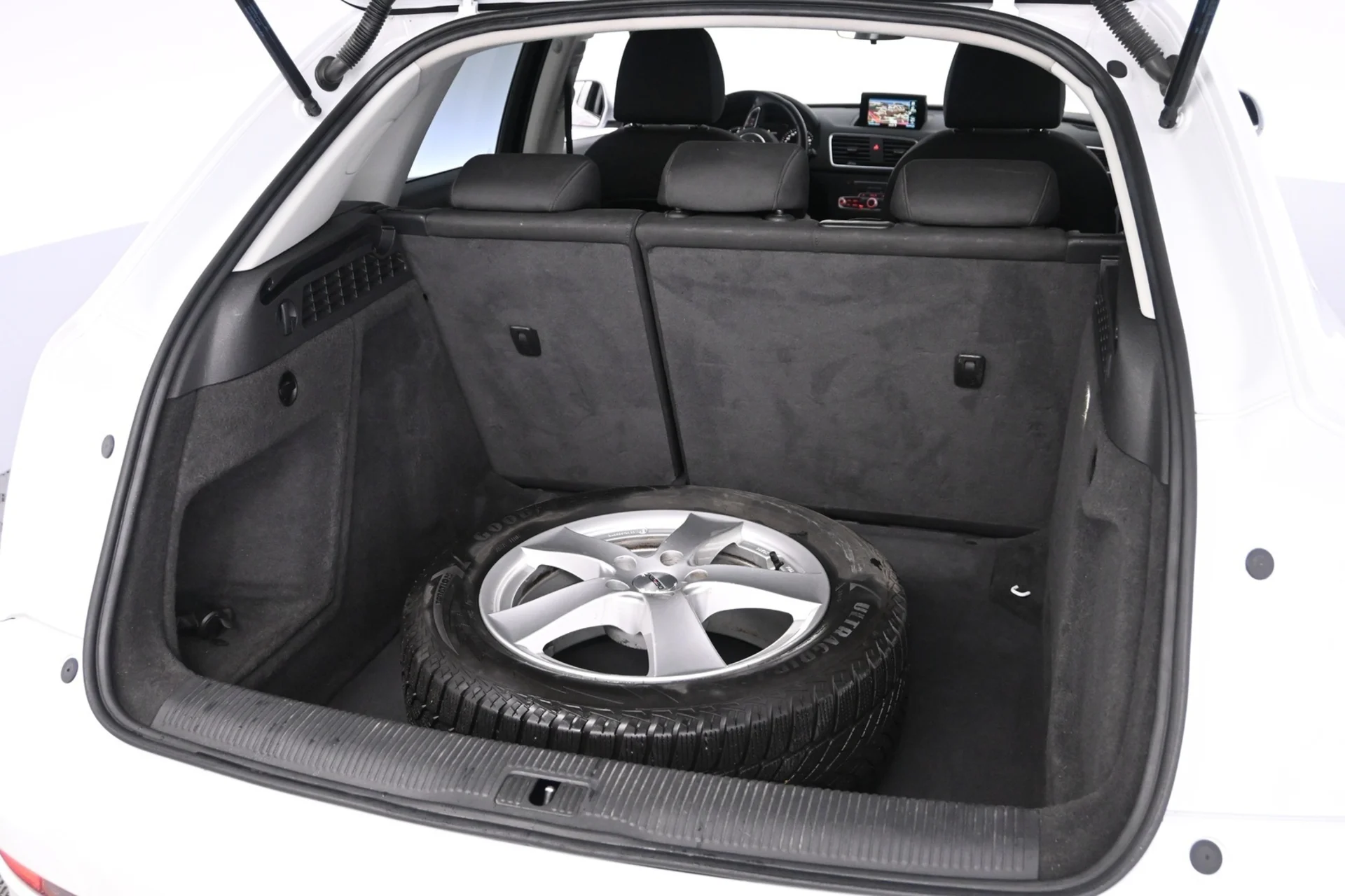 Car Image - 2fzdt5UxIxjgivujlBvBBm