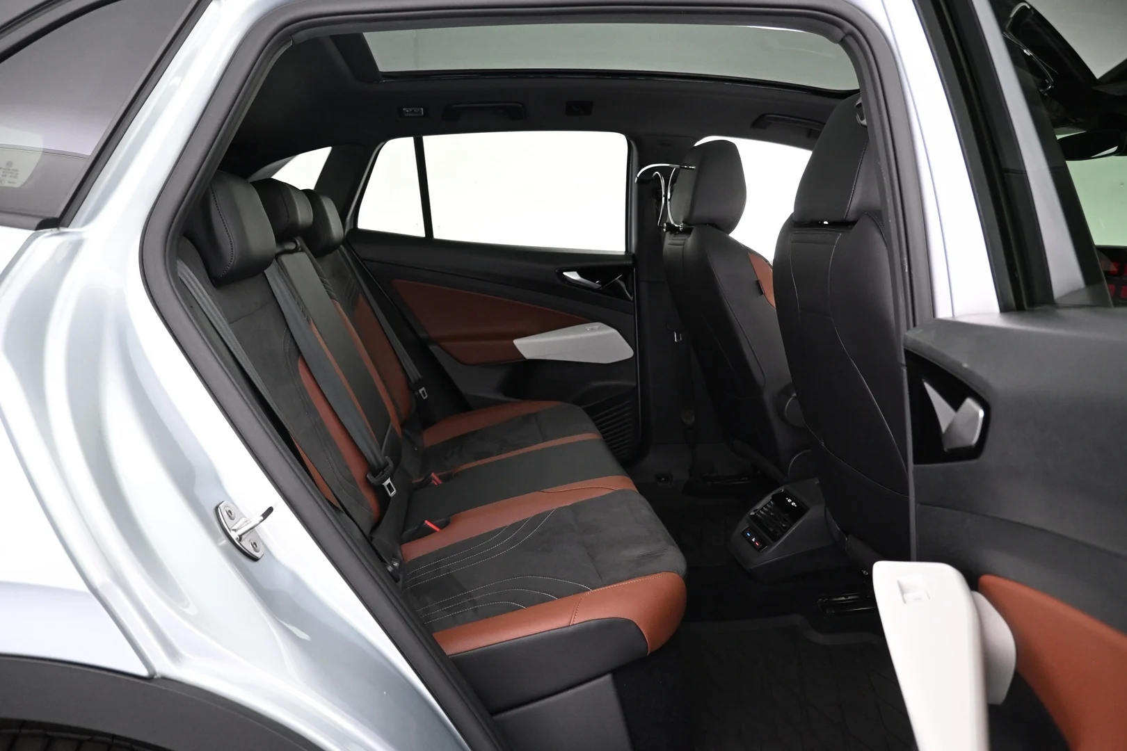 Car Image - 5uLR8jSkS6mBsvYAJvAEuM