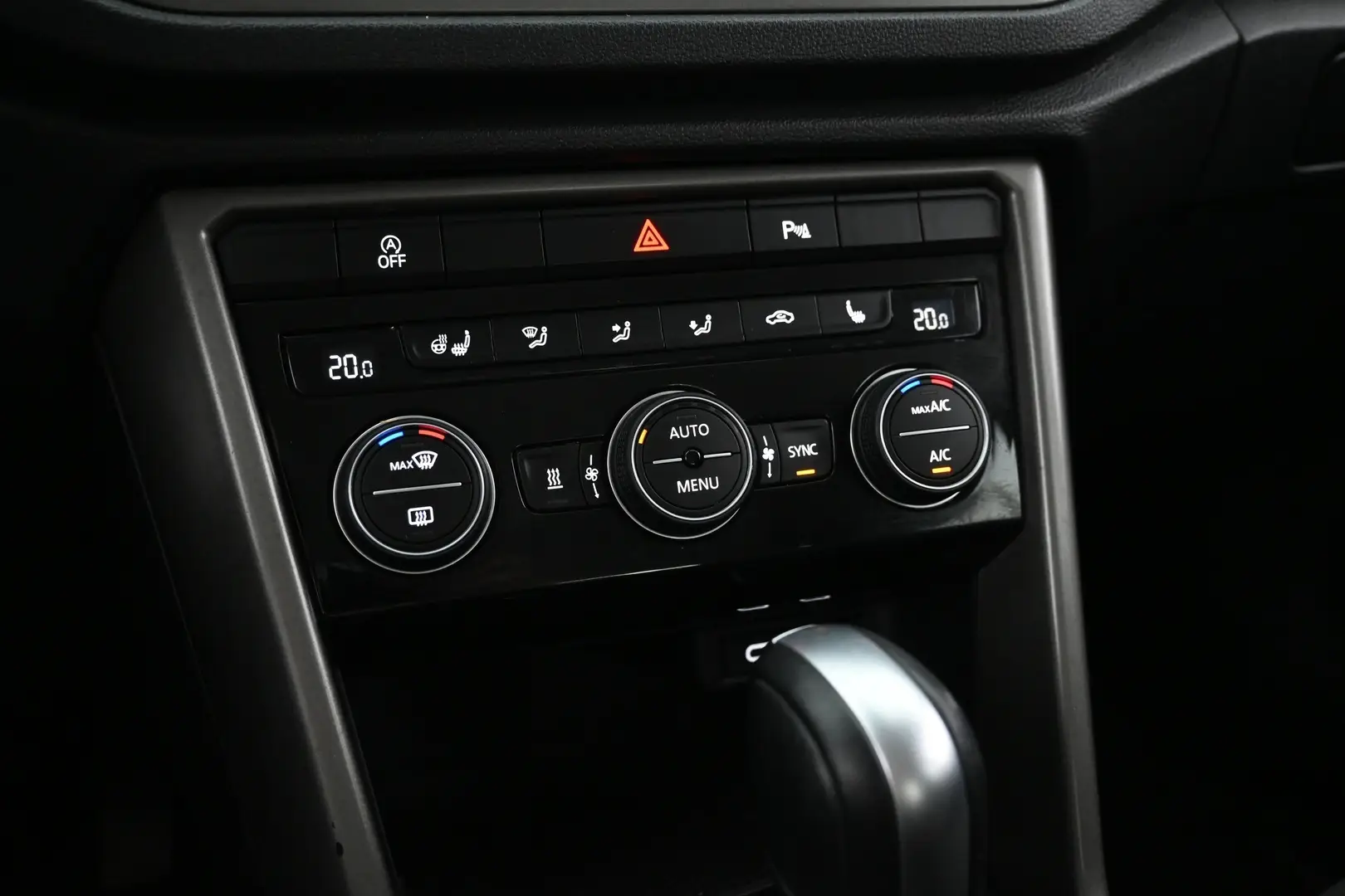 Car Image - pt1HDO1JH8iSDLHhVaG5n