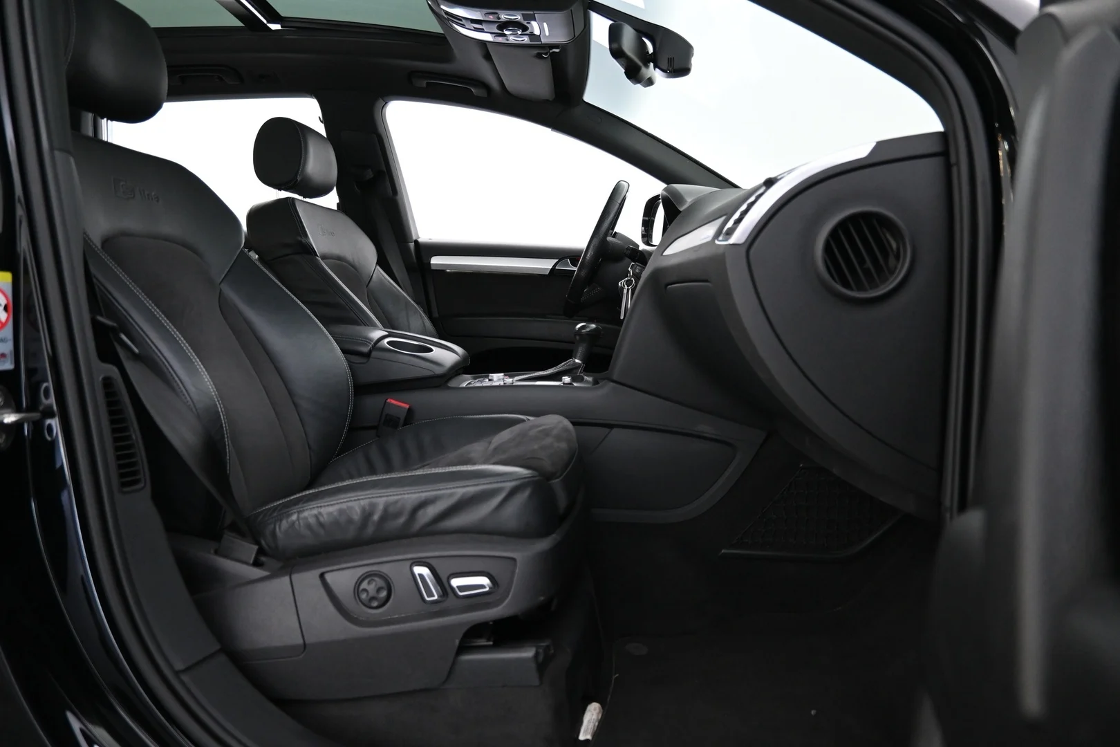 Car Image - 36KJjv3ftI16k4BrkRz7dI