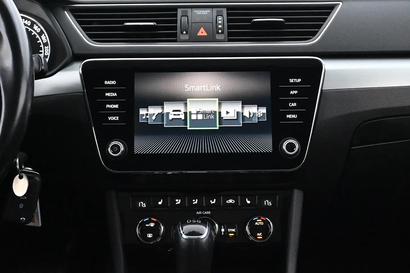 Car Image - 3pMDtqbL1vTjAJqYE414xb