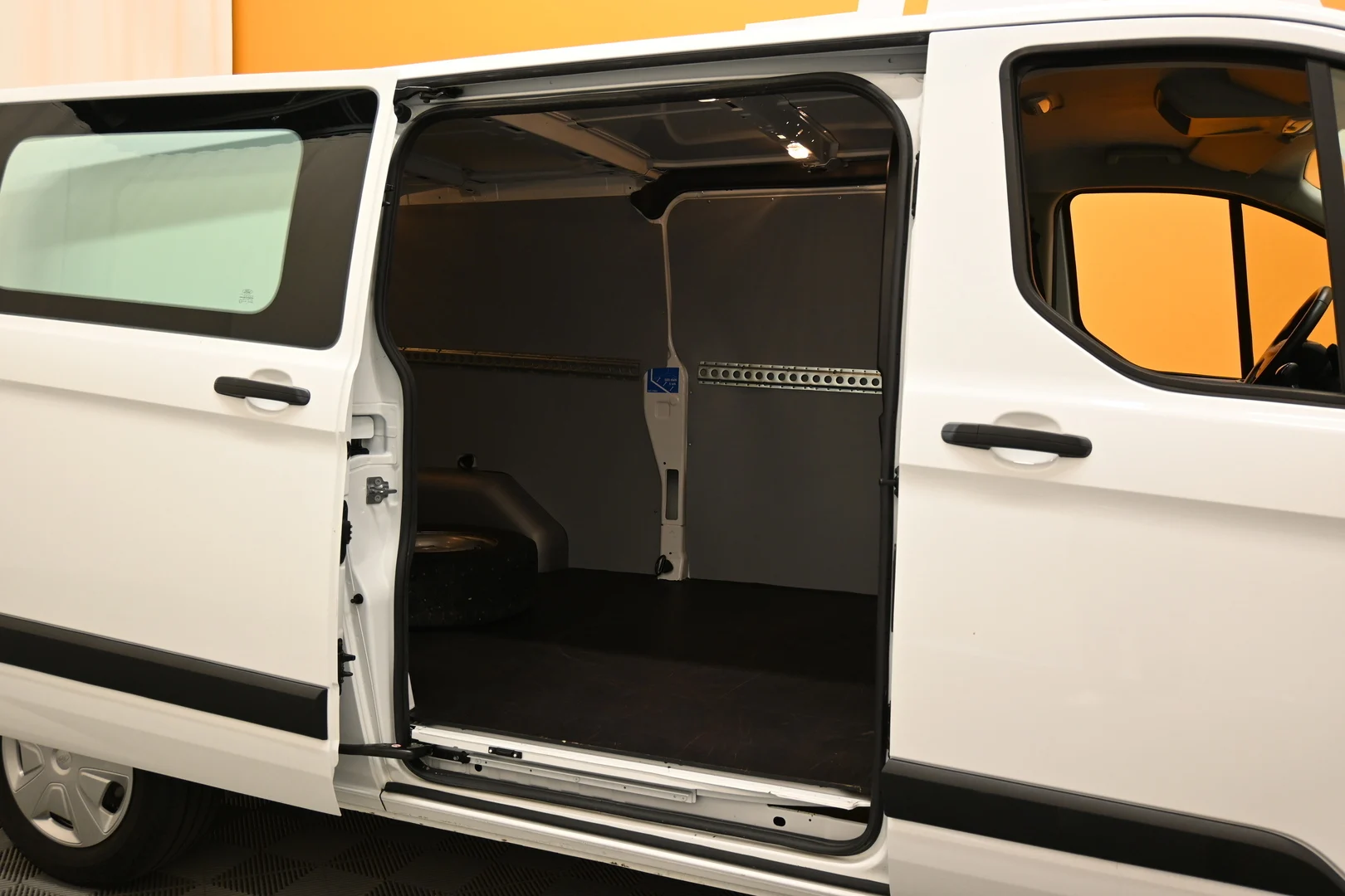 Car Image - Hhse1Nml9vbK4jRyU7K1Z
