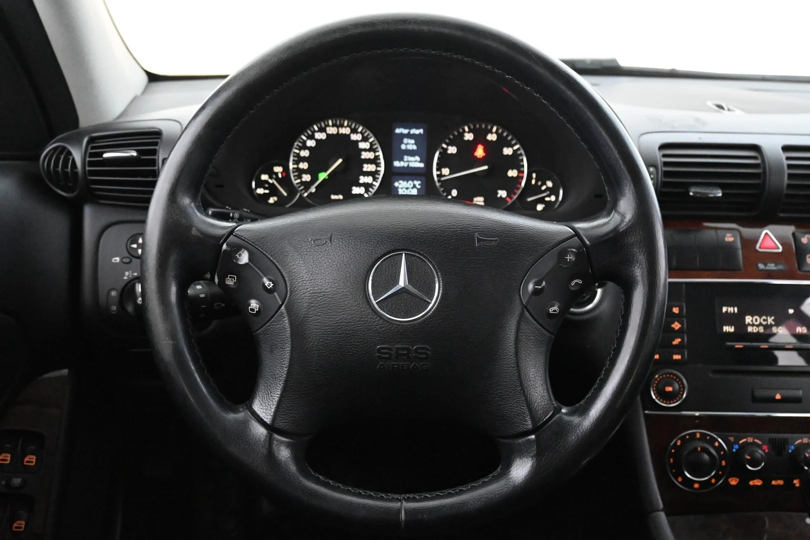 Car Image - 3iYzHrbpcDQx4v6hDazcU6