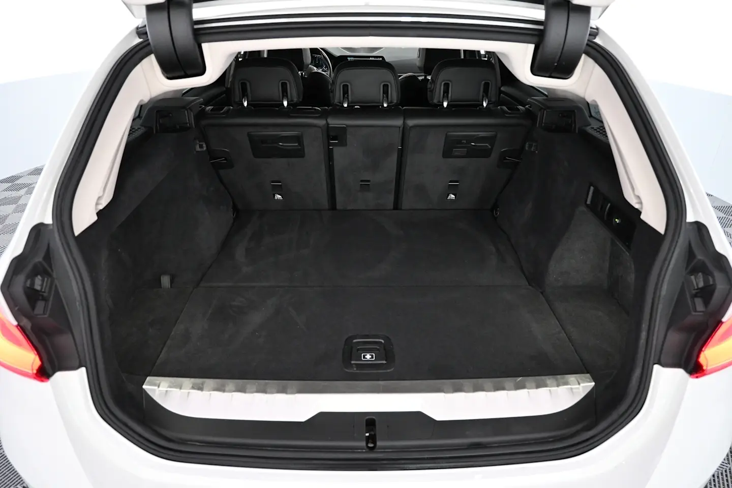 Car Image - Hjj1b91du9mJJWRv5XFeo