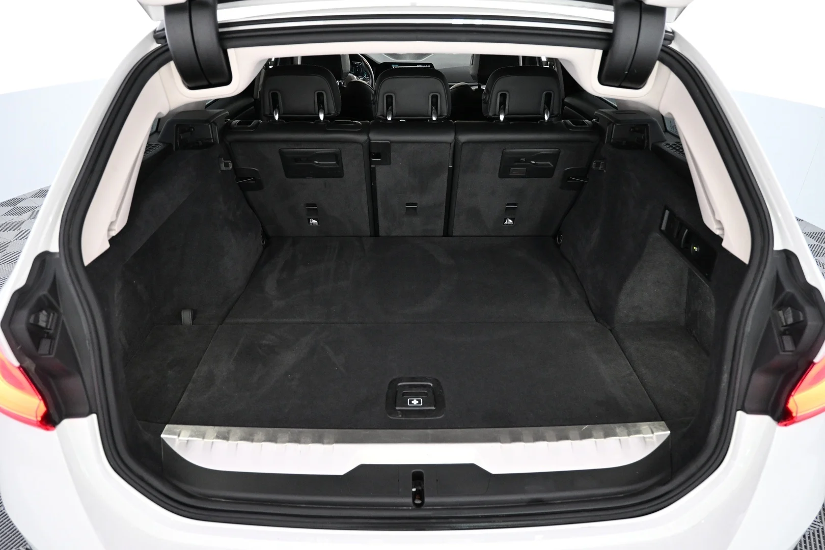 Car Image - Hjj1b91du9mJJWRv5XFeo