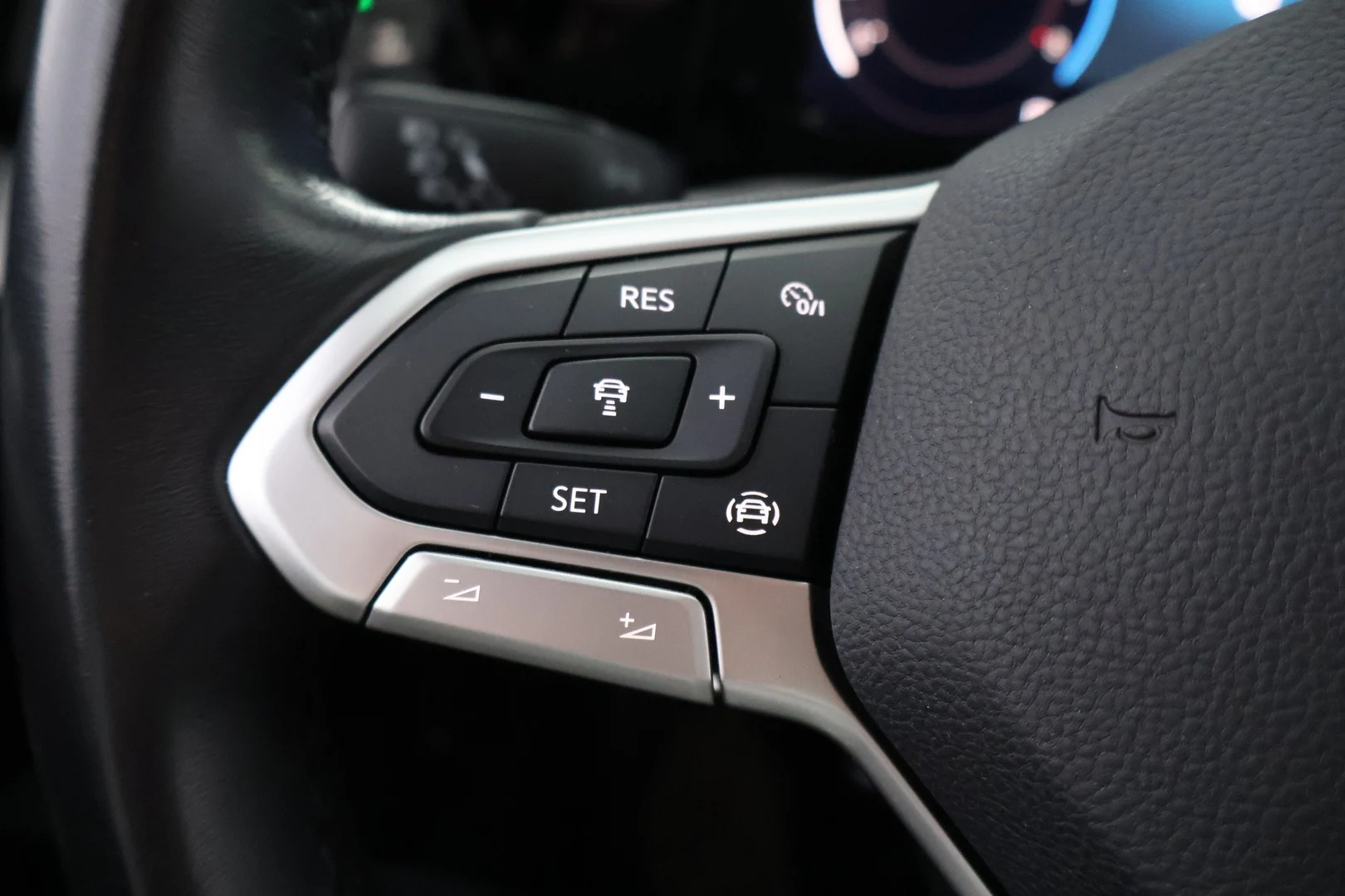 Car Image - PG9LJc3EHU4LJ5c9iq3GB