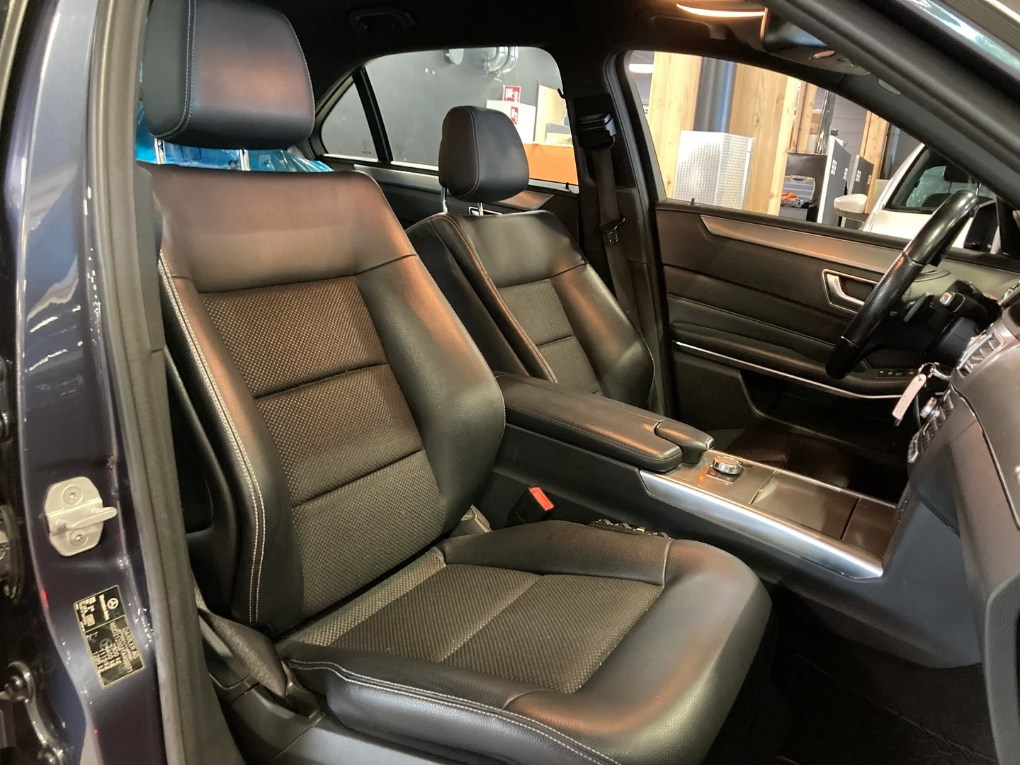Car Image - 2wdg6TDB0OtvW3JE5UtfZr
