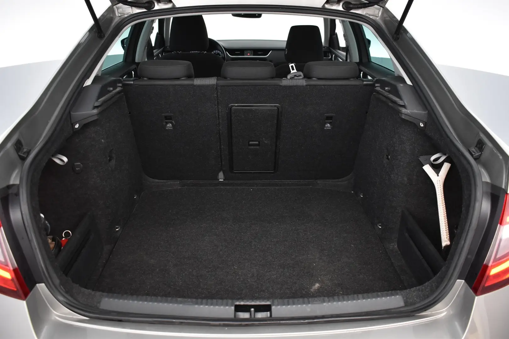 Car Image - 2kxQZzxosUd0VRSseNQTWF