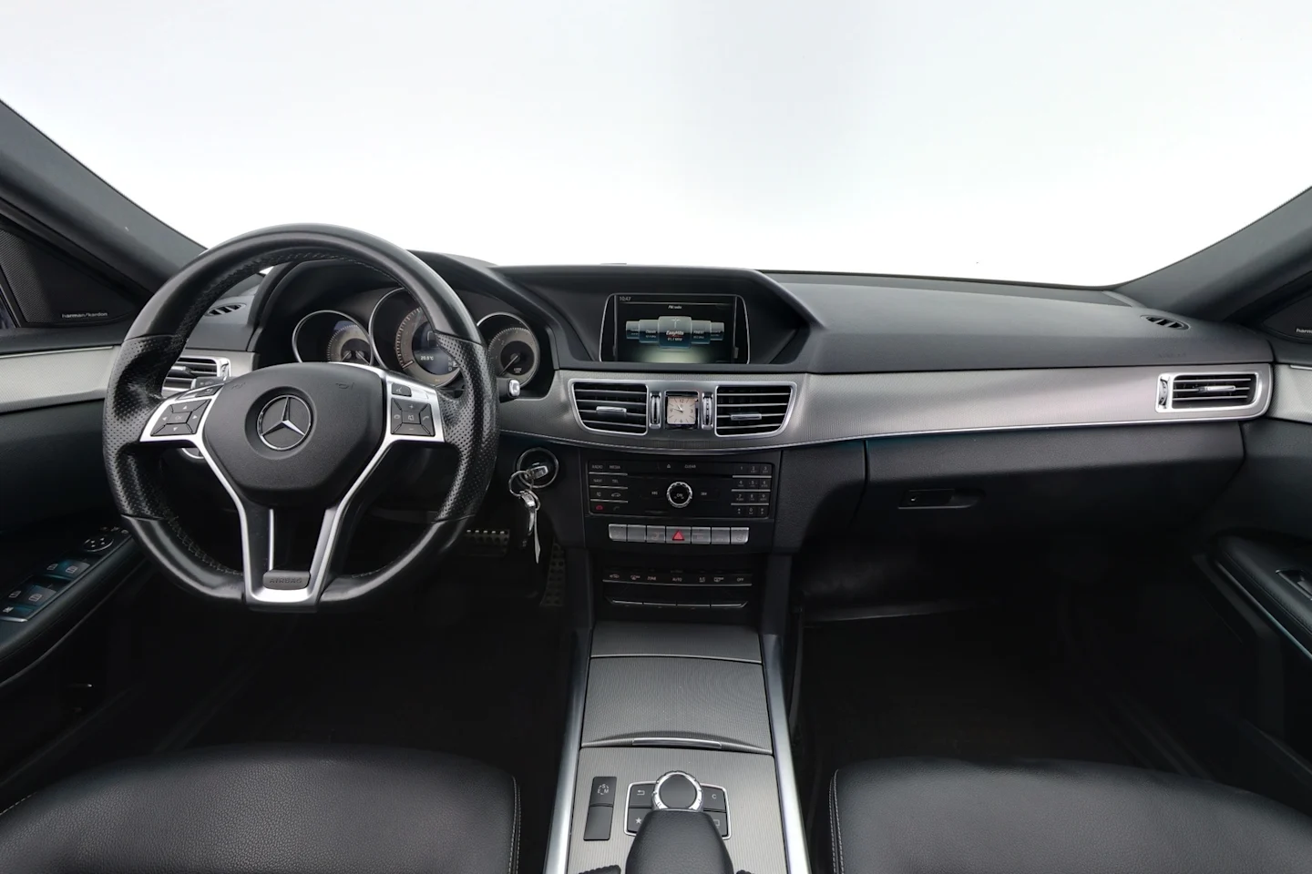 Car Image - 7bXLO9KgWYzr4WUhhiKOf9