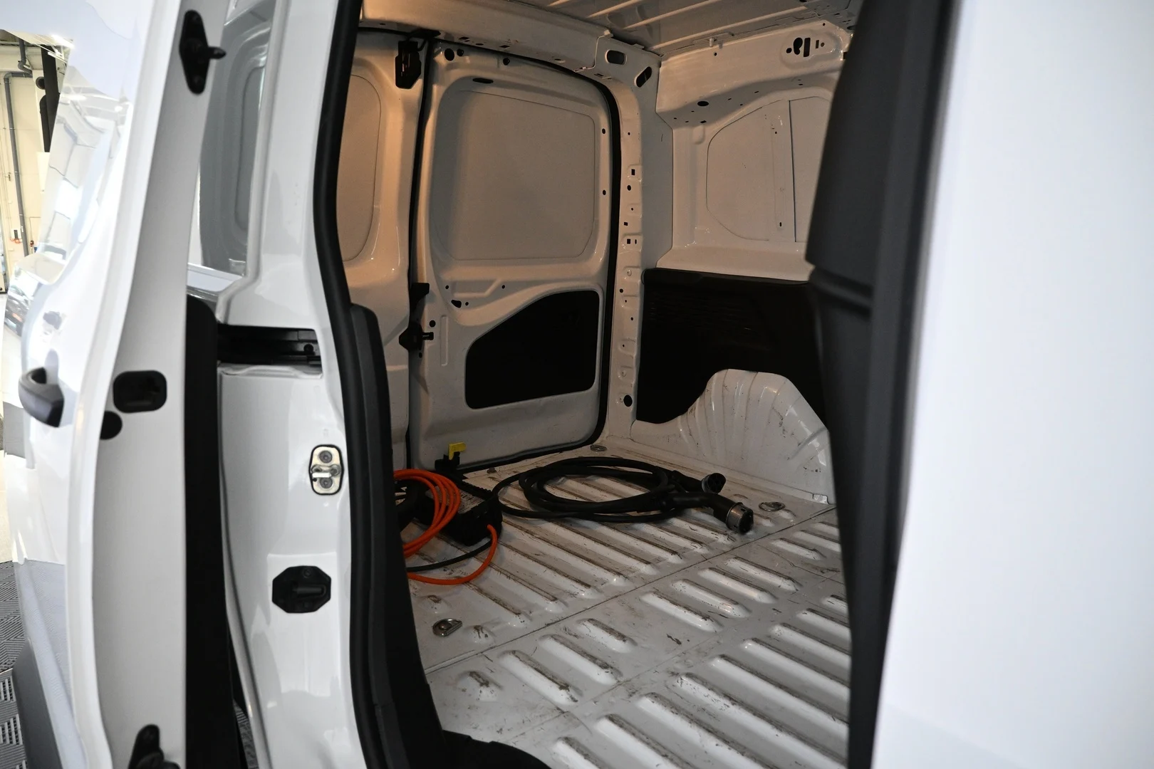 Car Image - wl6fI6B2vvo1b4GtOoTxW