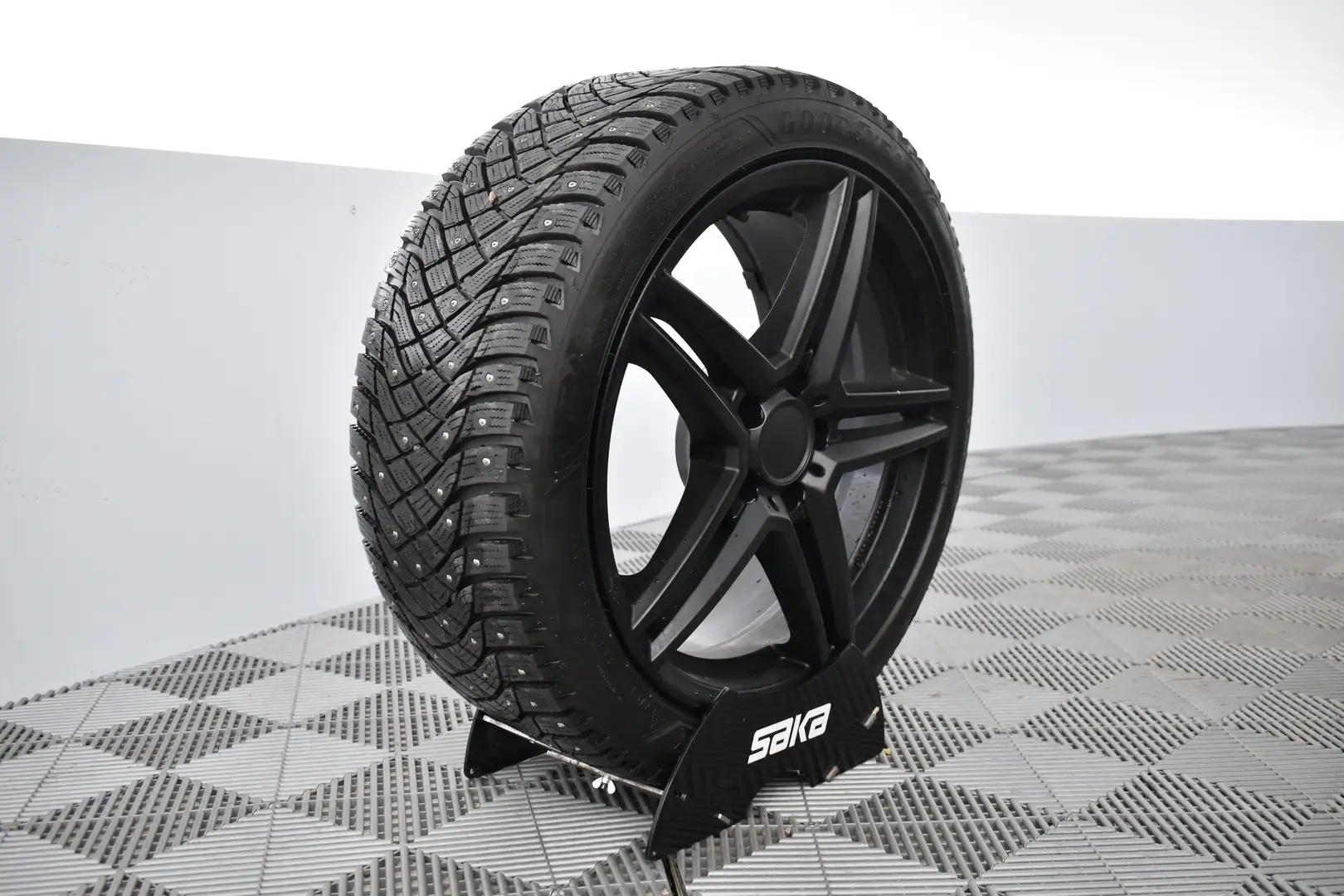 Car Image - VurVjVvmMNL2wUOImGjru