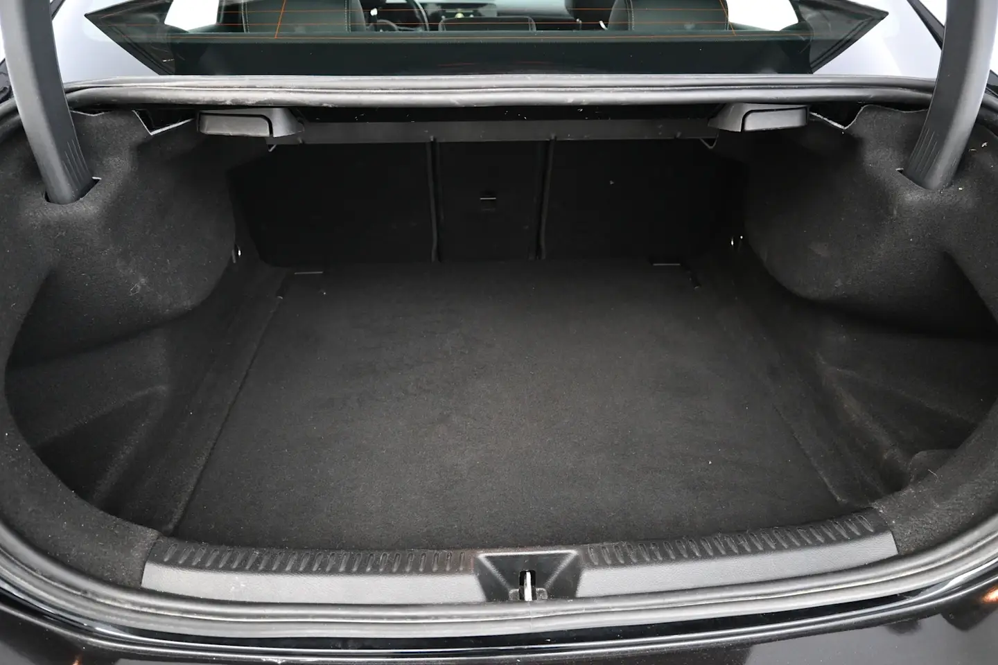 Car Image - 7F25BBbMBP6ziqZHOugbmD