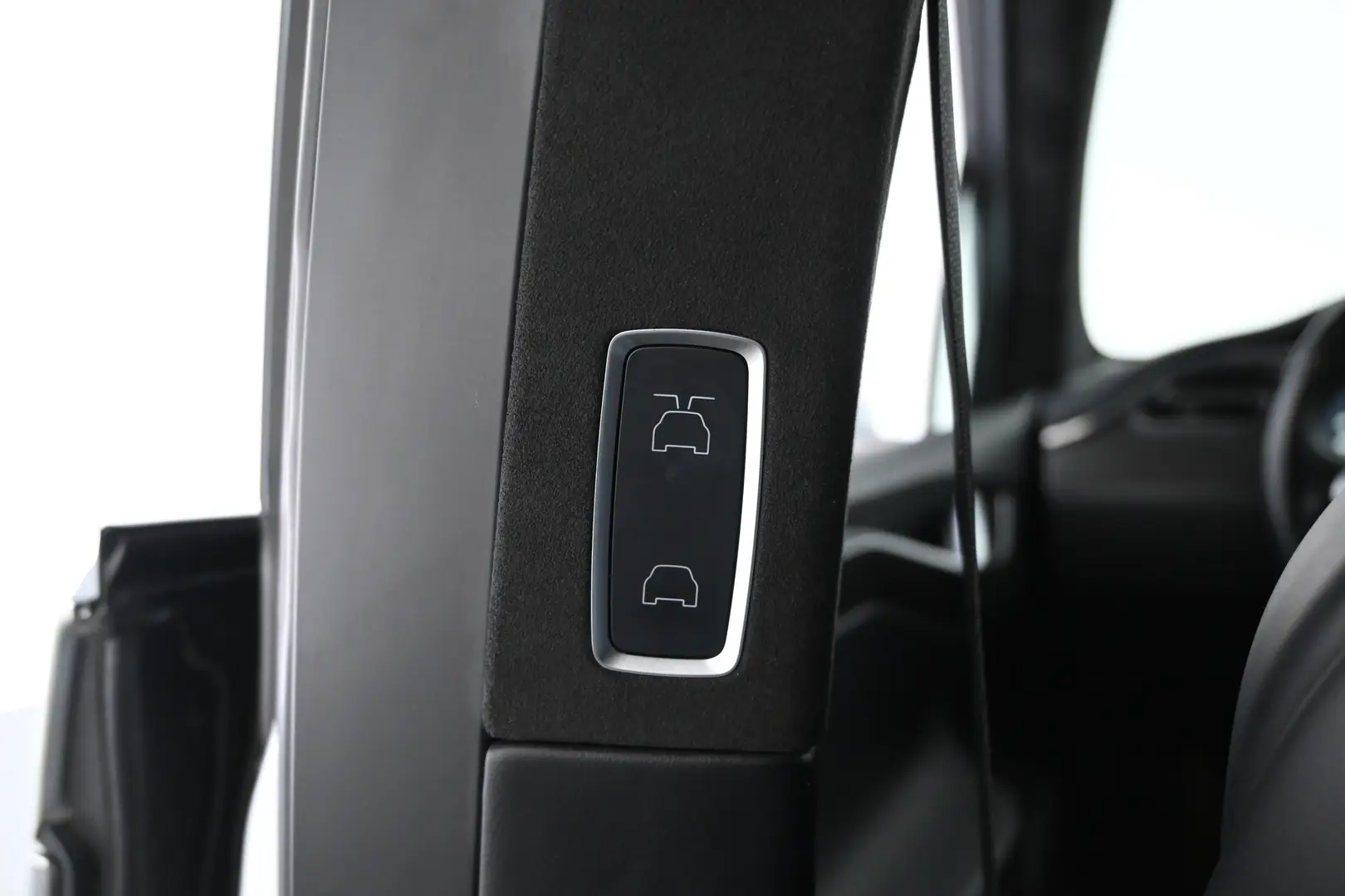 Car Image - a1eELPANMtF67ePeTJyUh