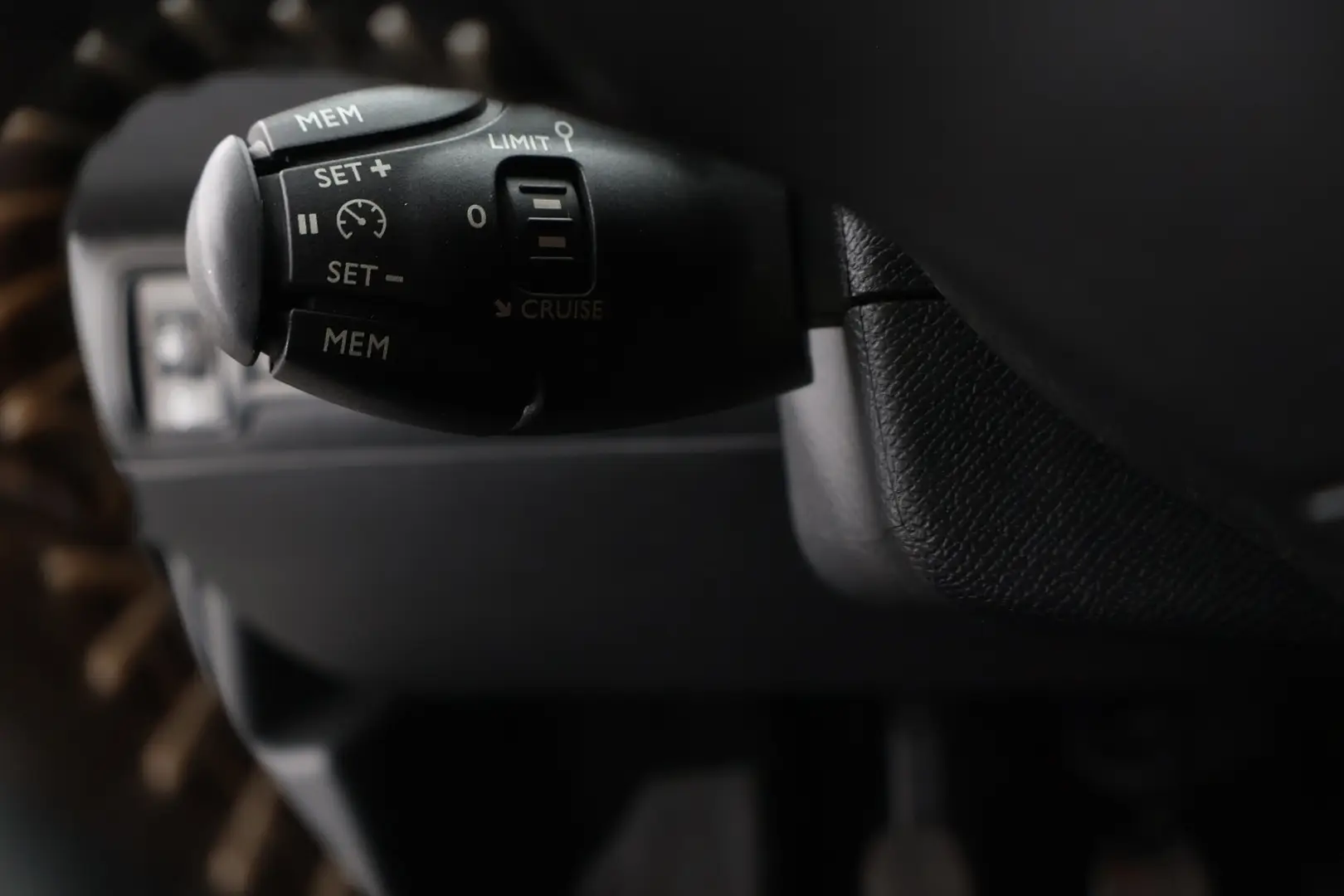 Car Image - 7AIkB0dWY8v9hWHDQMaWqI