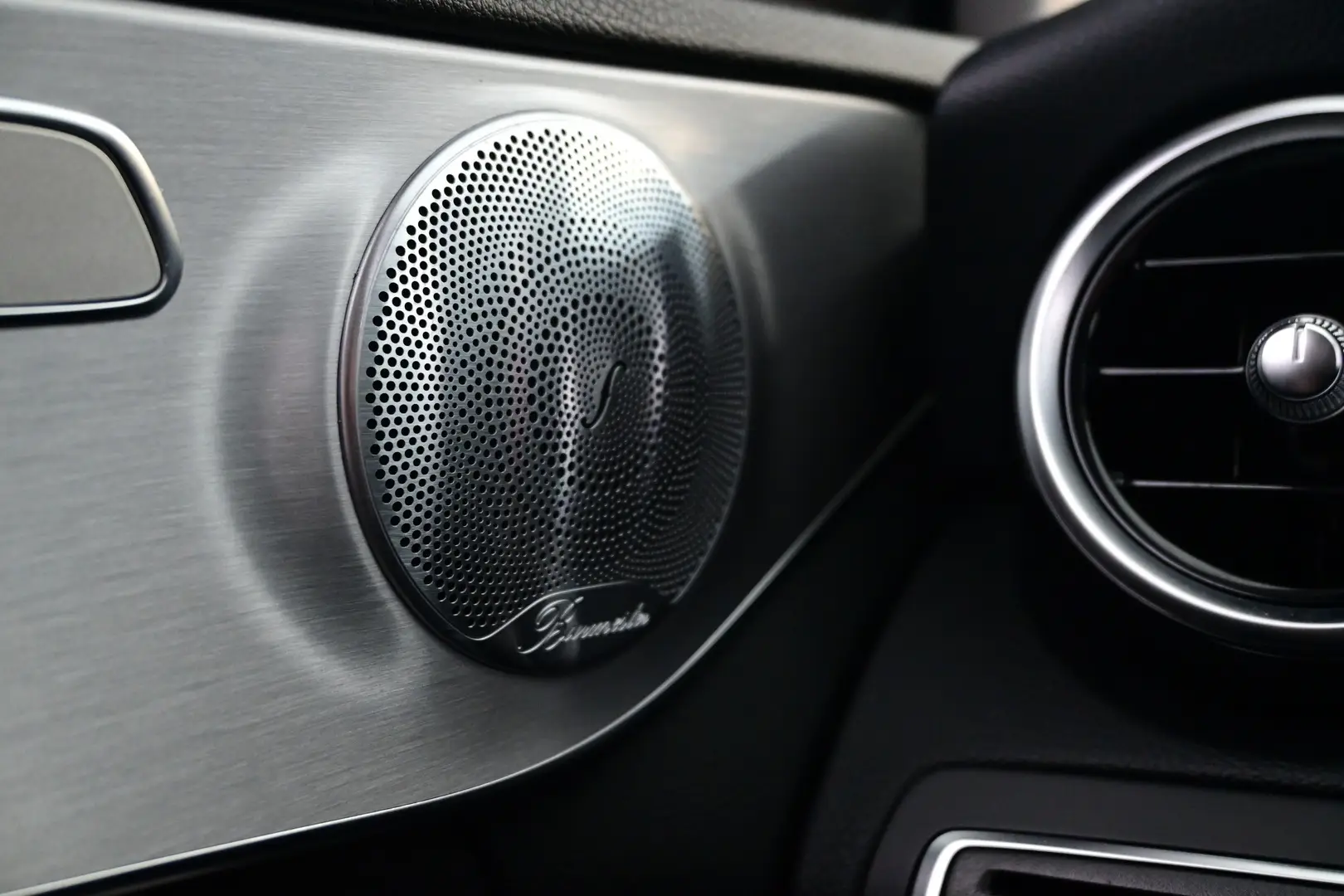 Car Image - 2iBr0wtzMKswZIF3AvXpNe