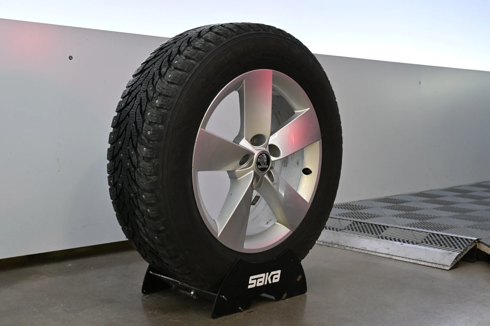 Car Image - 2d85Oamn0bgTar6RktC7Sf