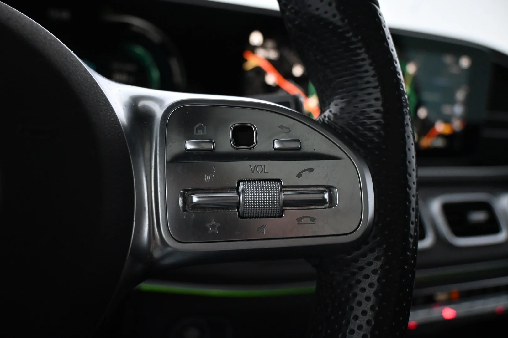 Car Image - 4zImpWYla667XCwQcETaGv