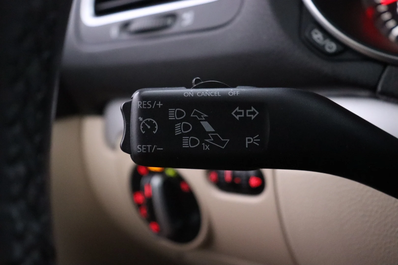 Car Image - 6u4r6qTpt5qz7IsFs4nkVT