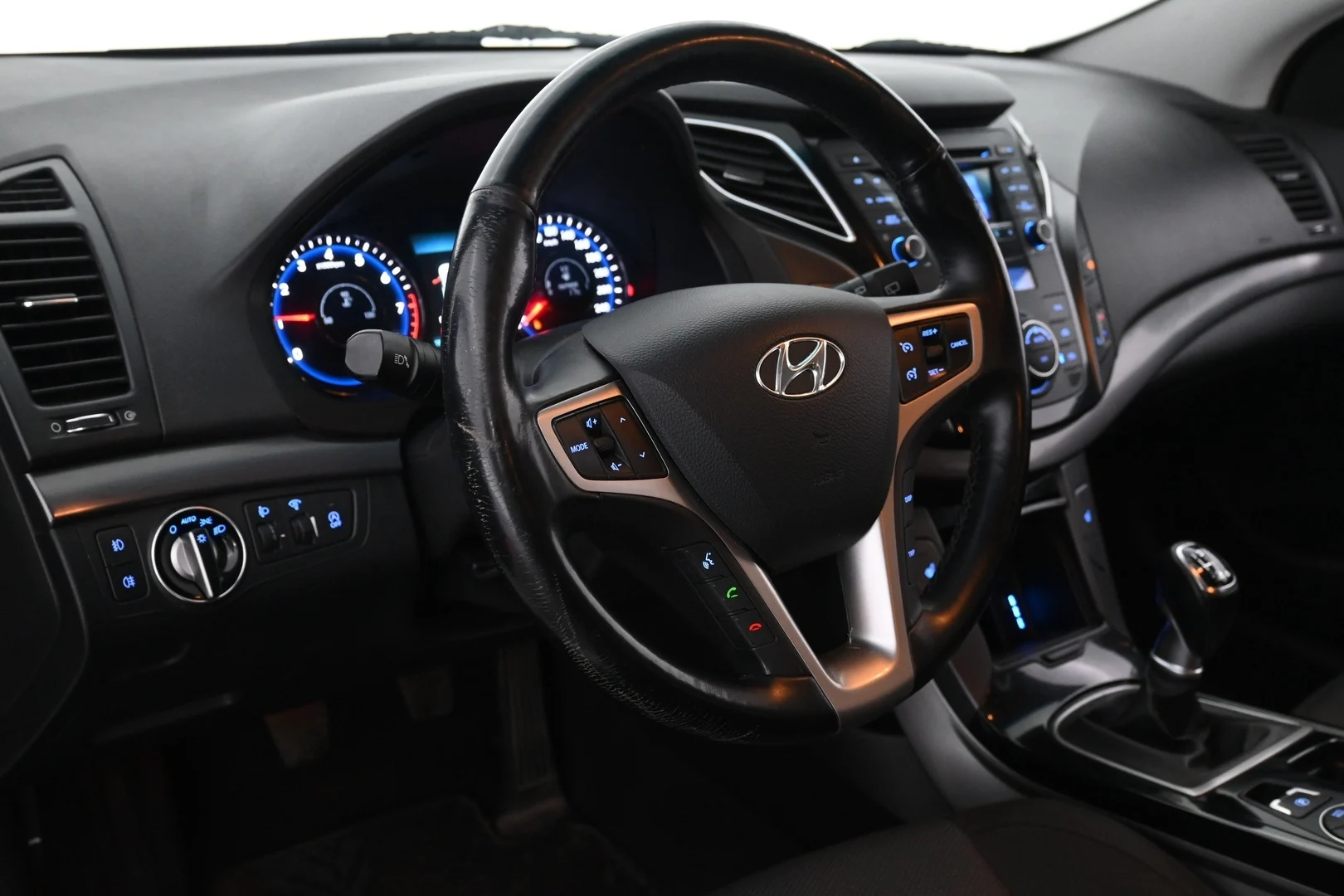 Car Image - 5vBoxhPRz9LqMsinfbBfoB