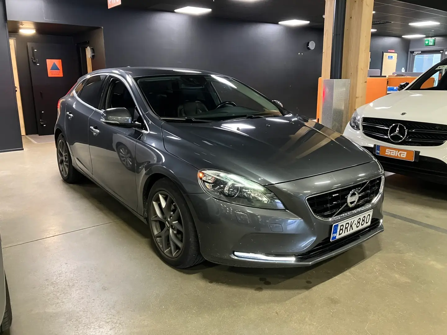 Car Image - 4UUtbR0MF4TY3QgRmK6hjS