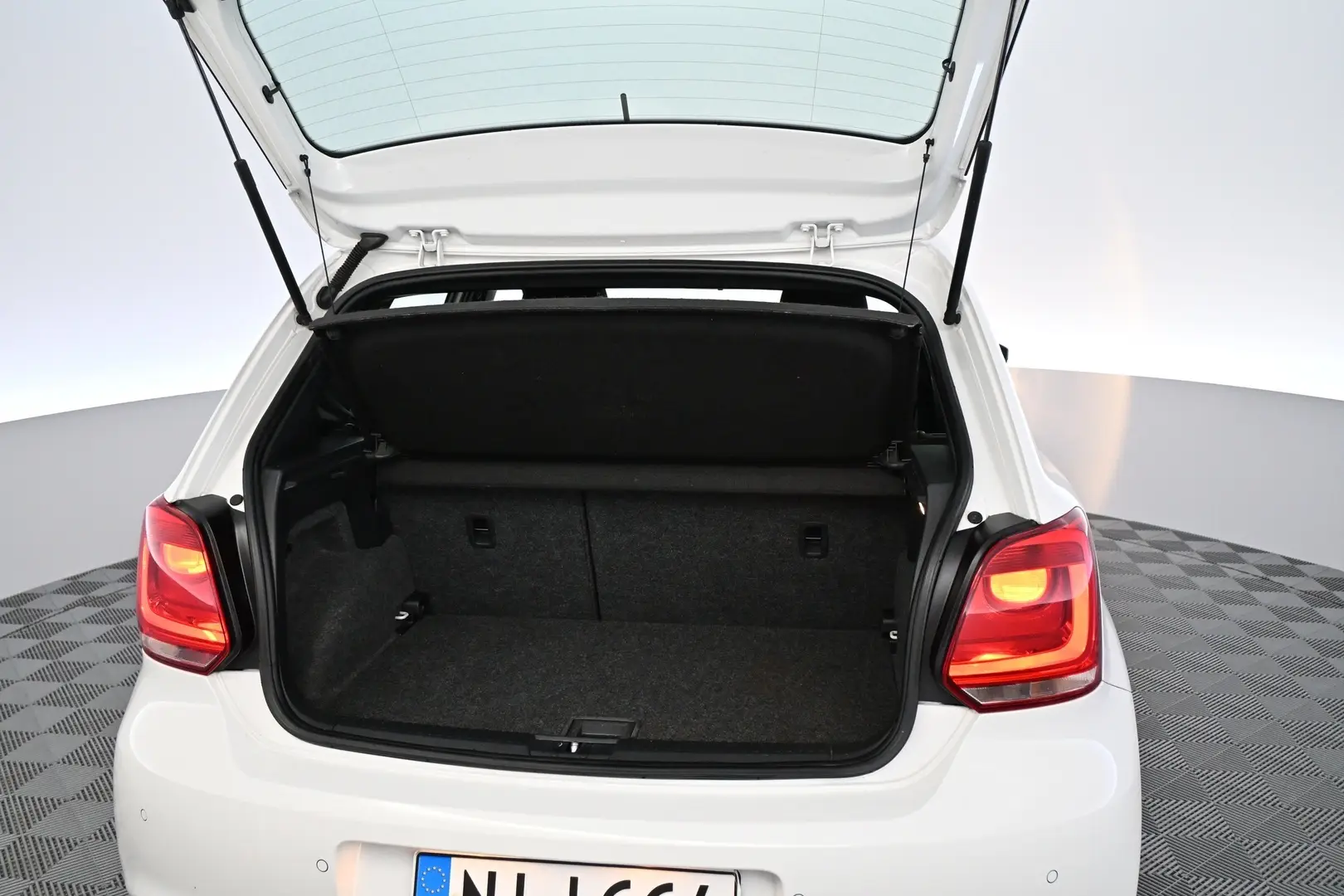 Car Image - 7D5xyKMdXI9SdqTAbaWsPN