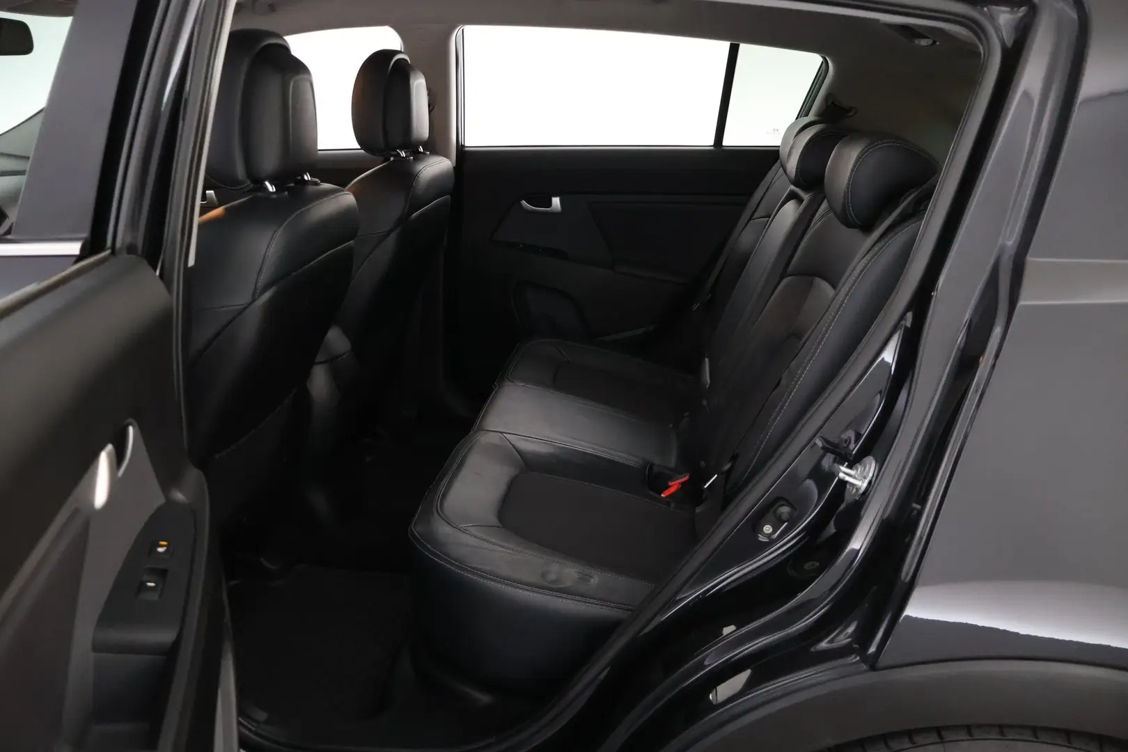 Car Image - 6raopTjJXkANRvoUD7Dd2R