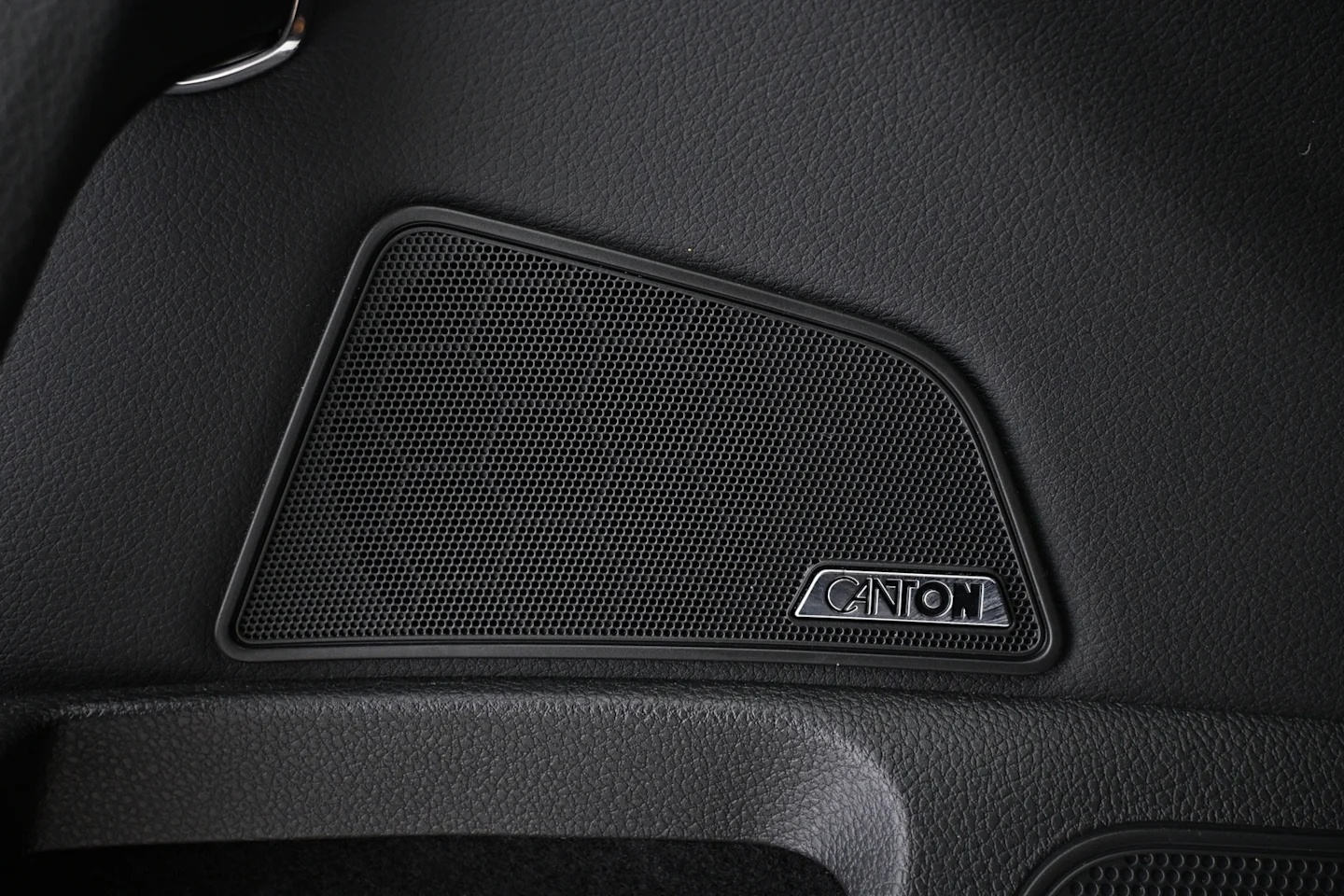 Car Image - yoWYJ7bbNn3bSf7Qz4j5T