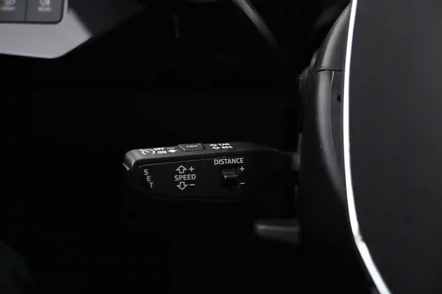 Car Image - 13qKRl2OPLxgjSBJBgMV9z