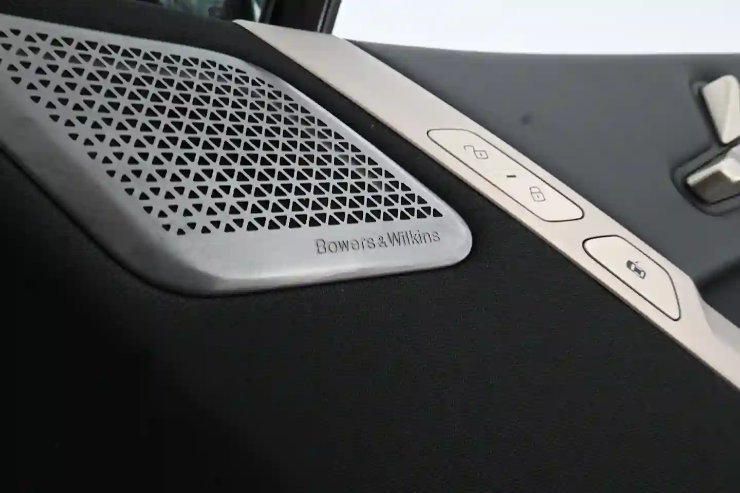 Car Image - 4K6Hz0TvUQsxtr35OYwuH7