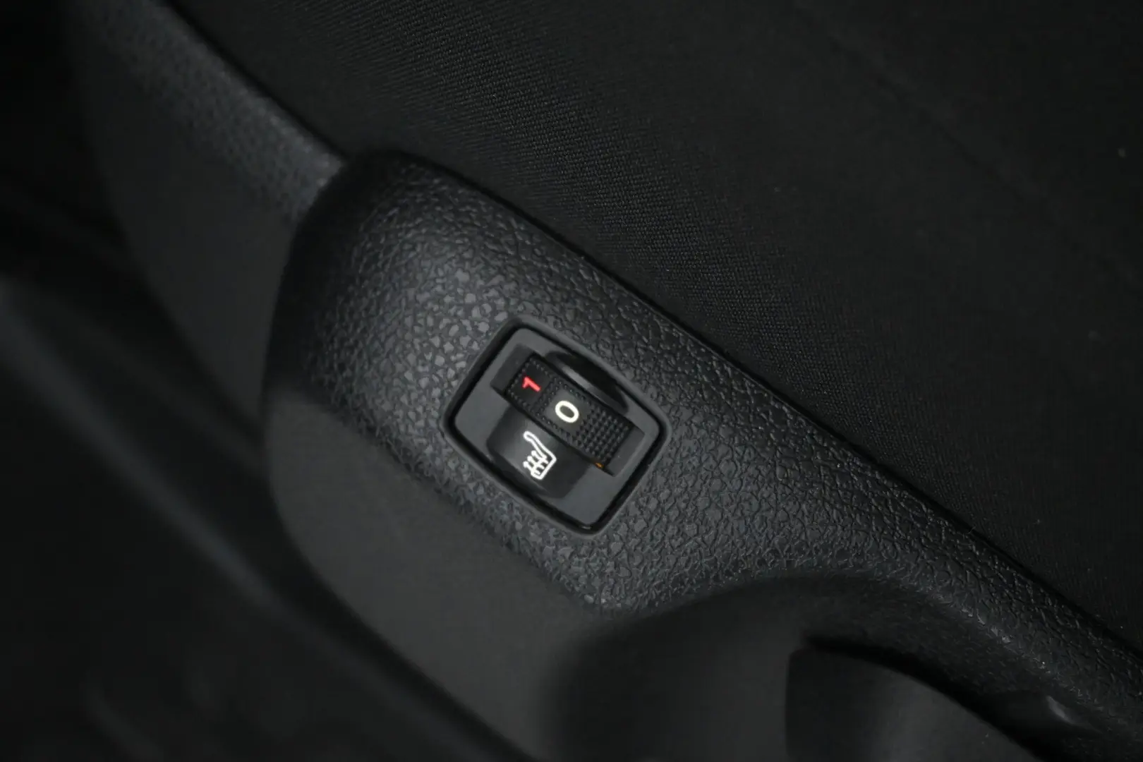 Car Image - 5aPqTAkAYmbvwWbGbHpSTP