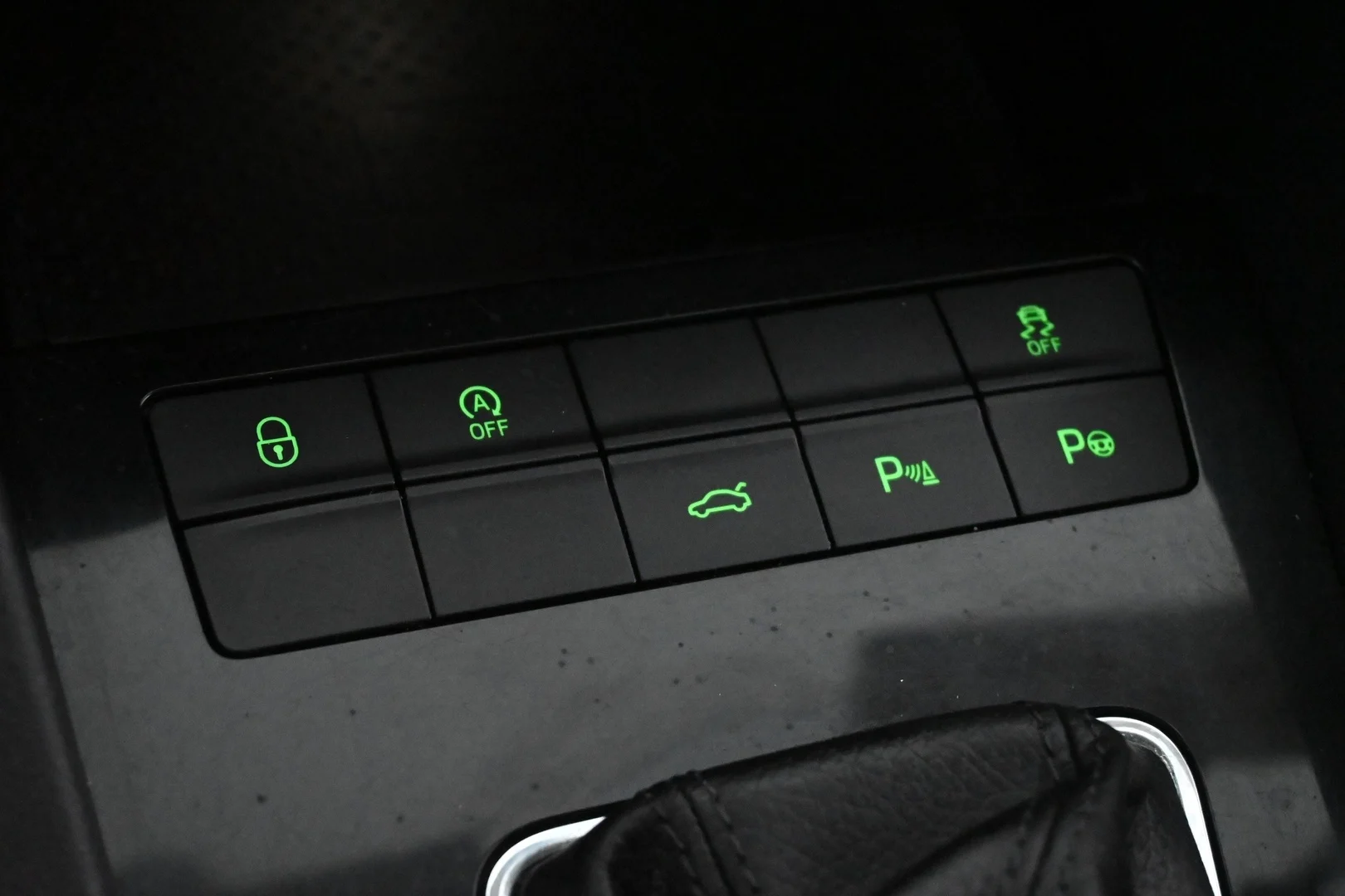 Car Image - 552fj31BgkCTAnbAlvfQiH