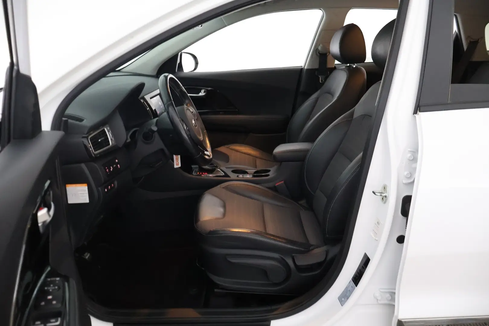 Car Image - 6j9RTFJLX1DNsgNUEtrq4K