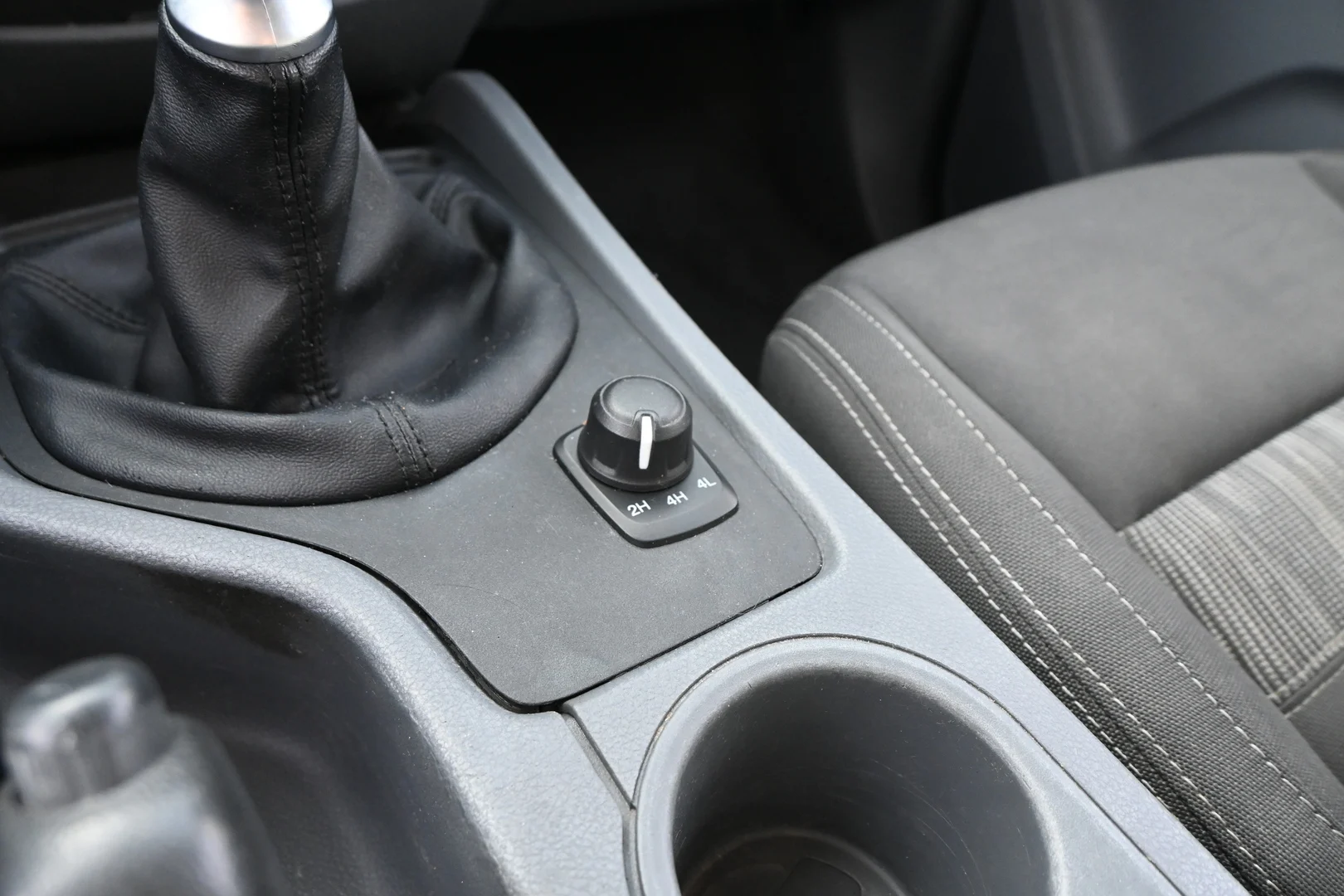 Car Image - 1S1YV34R5Fo63omzLqSFKZ