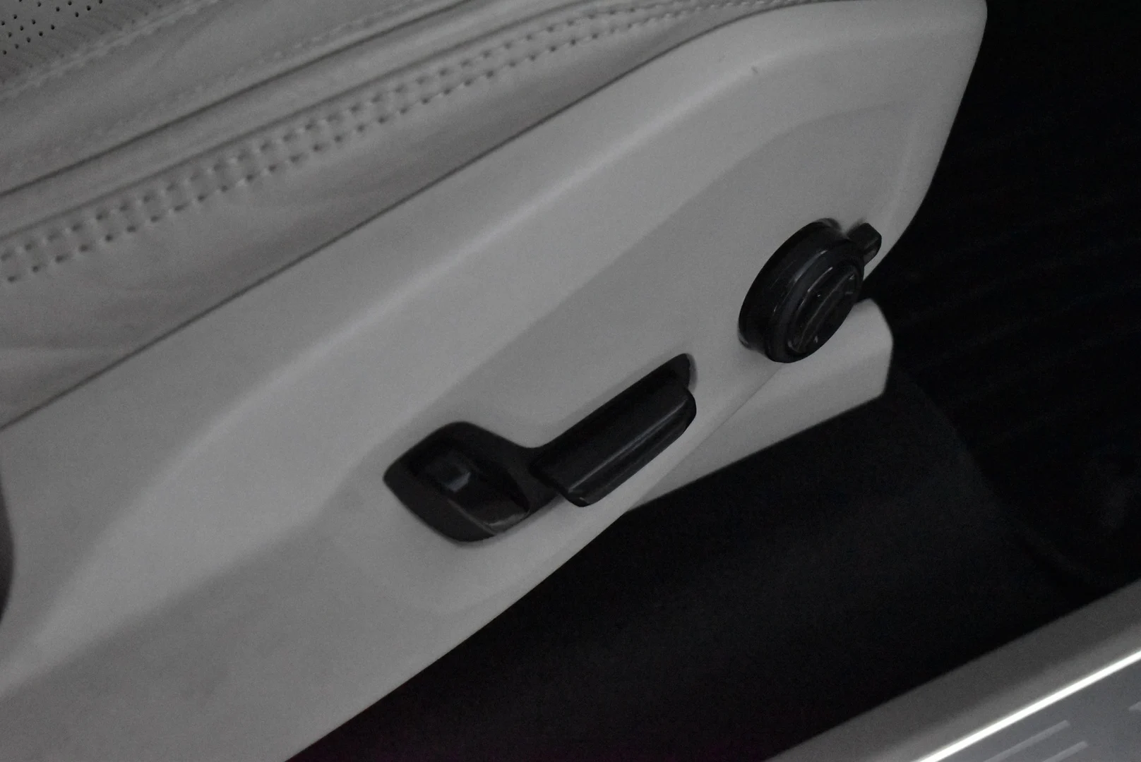Car Image - z51cht9PwUayRfCMKaHQ3