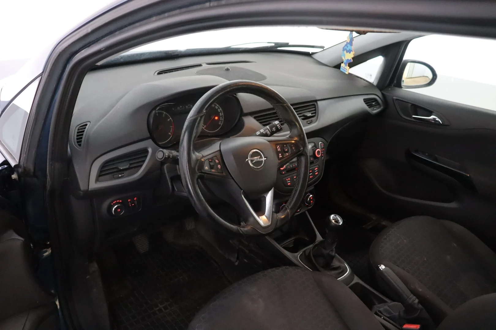 Car Image - 3D8P4cFbMTKtgvNBO8tri2