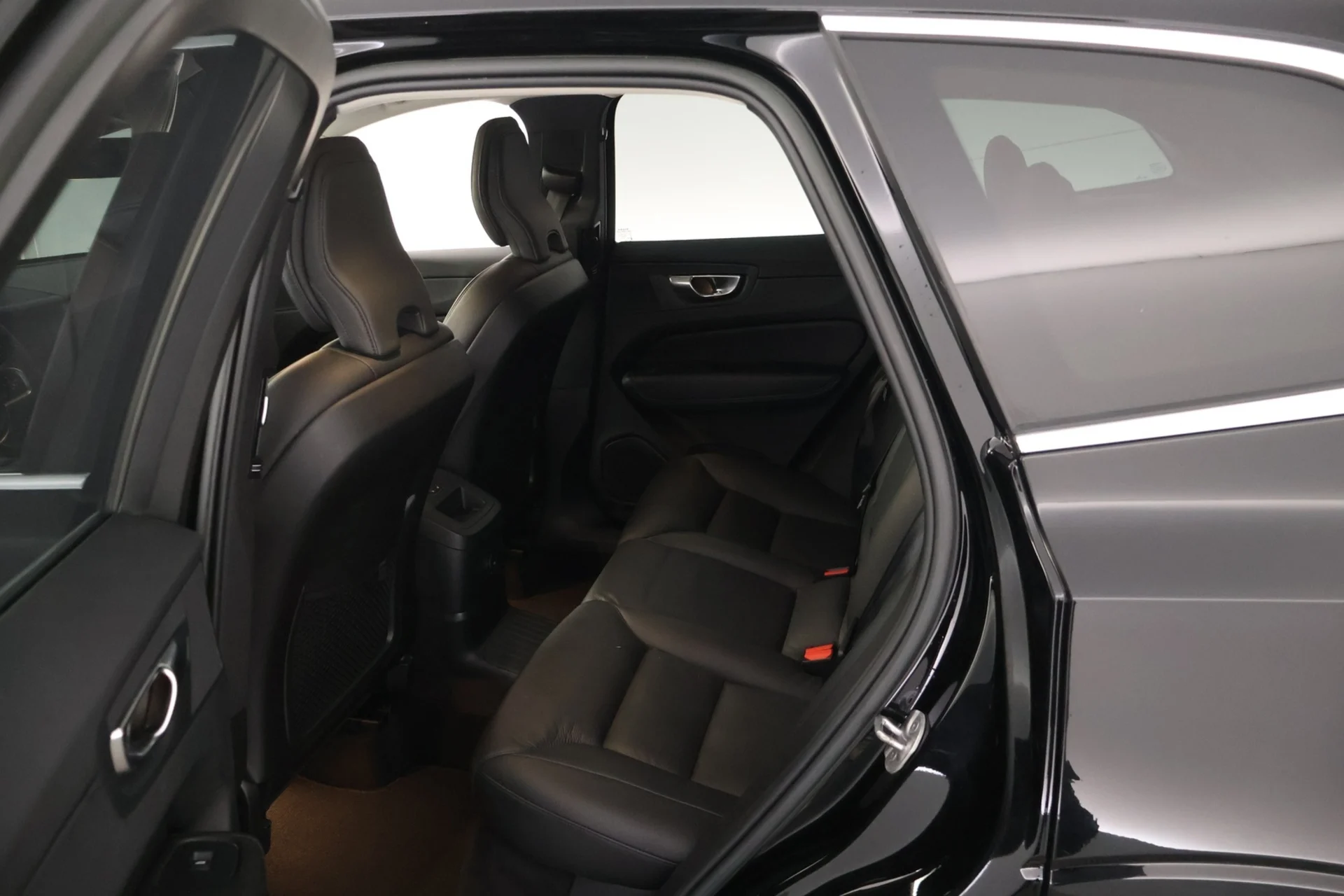 Car Image - y8QXUhw7qAzNICY6UaxLq