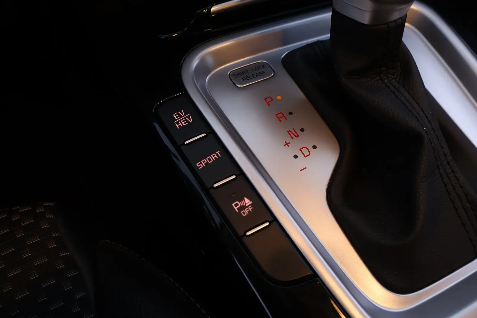 Car Image - 2cM8ajutrq0h461pQvHze6